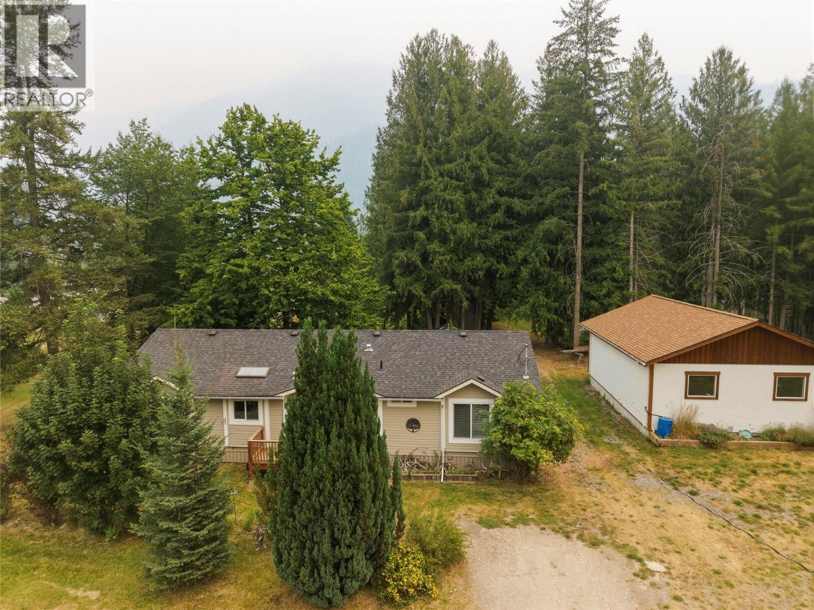 518 Willow Street, Fauquier, British Columbia  V0G 1K0 - Photo 70 - 10397571