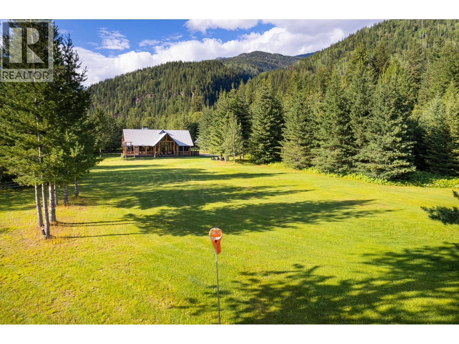 4785 Airport Way, Revelstoke, British Columbia  V0E 2S3 - Photo 45 - 10396289