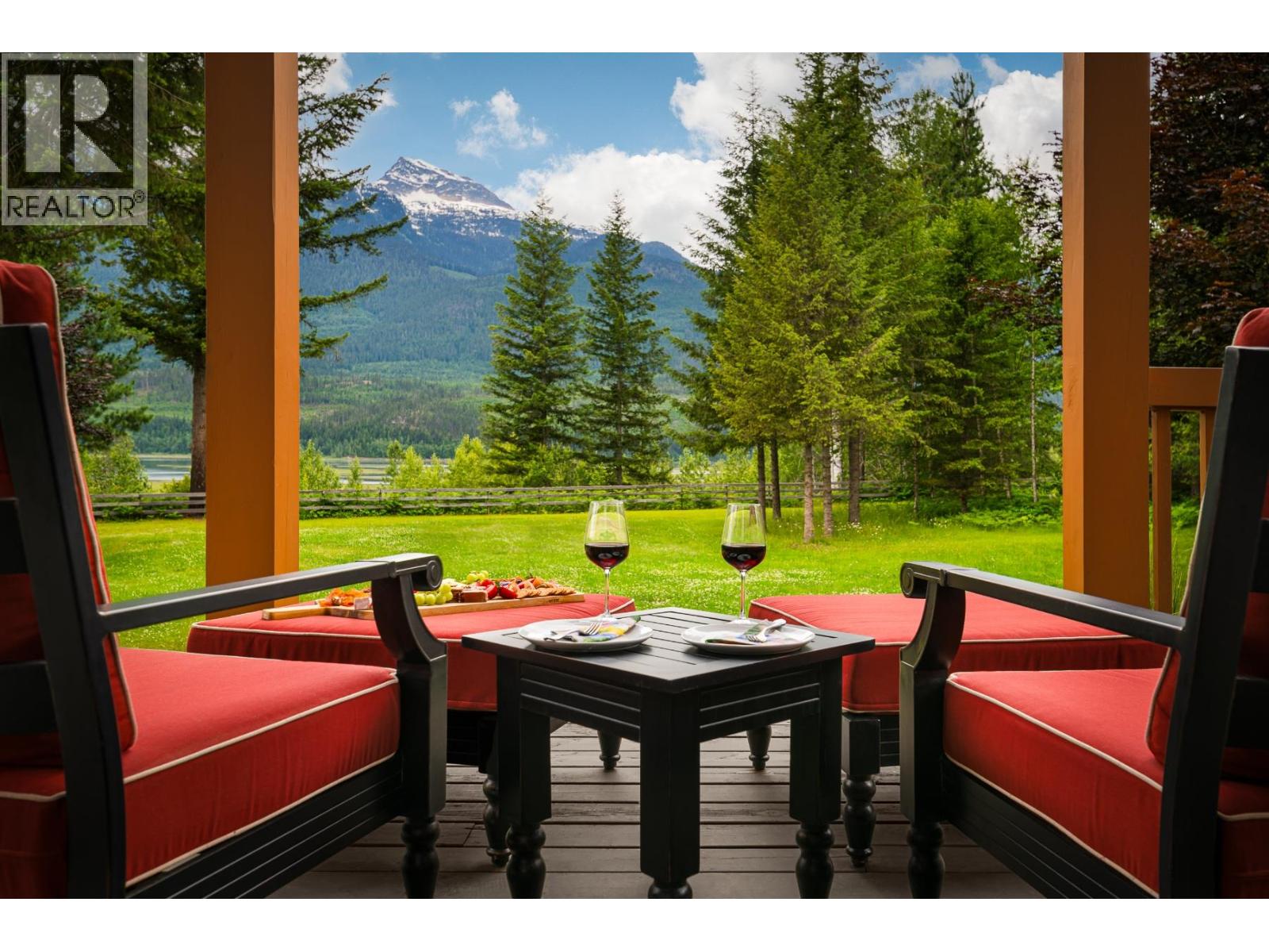4785 Airport Way, Revelstoke, British Columbia  V0E 2S3 - Photo 5 - 10396289