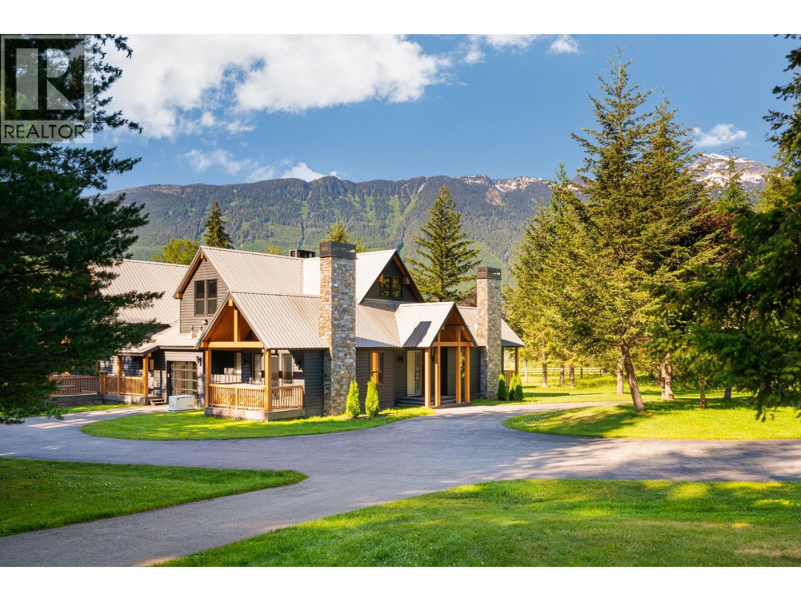 4785 Airport Way, Revelstoke, British Columbia  V0E 2S3 - Photo 6 - 10396289