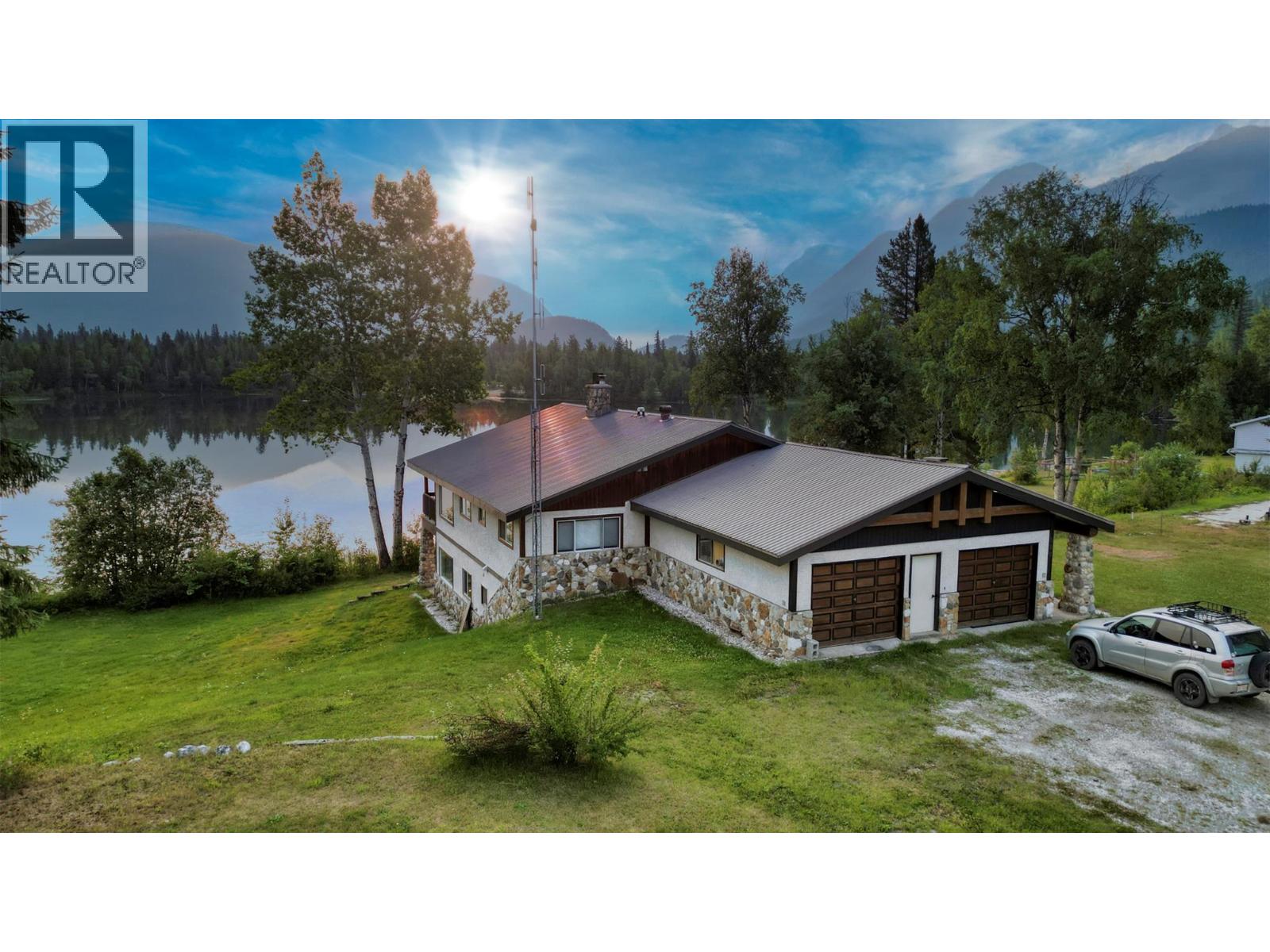 906 Harrwood Drive, Blue River, British Columbia  V0E 1J0 - Photo 10 - 10396278
