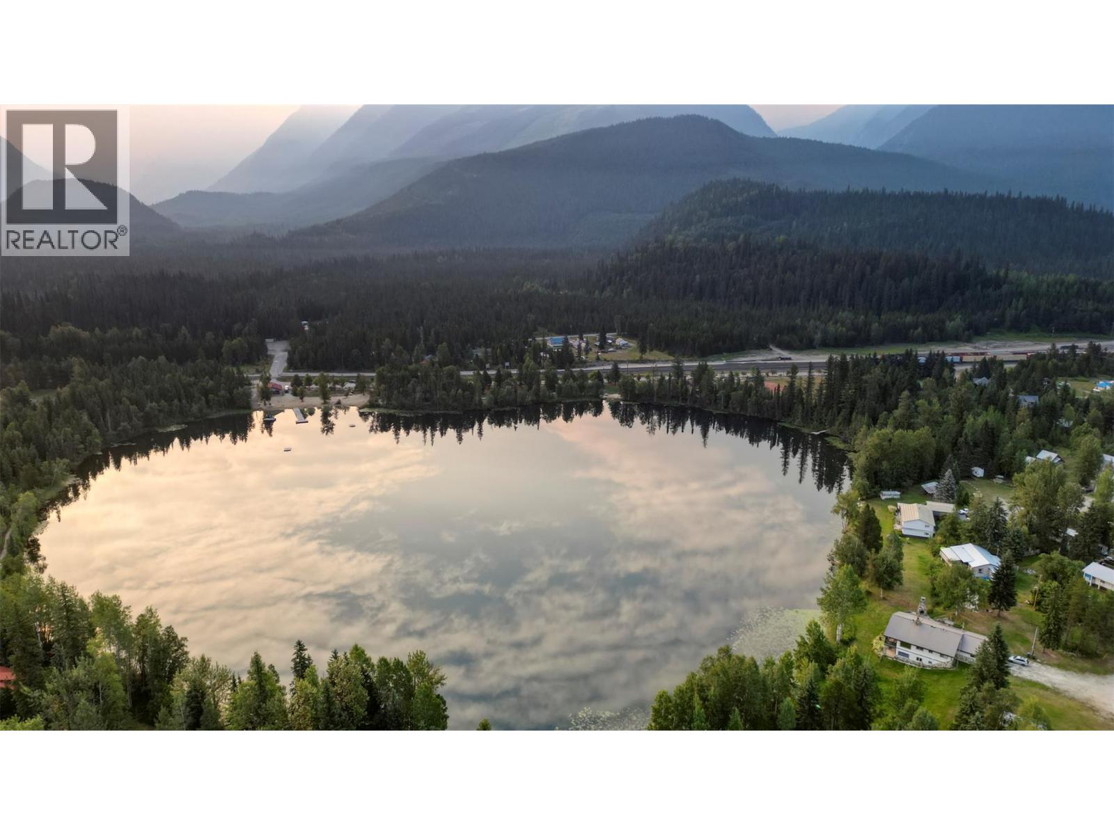 906 Harrwood Drive, Blue River, British Columbia  V0E 1J0 - Photo 6 - 10396278