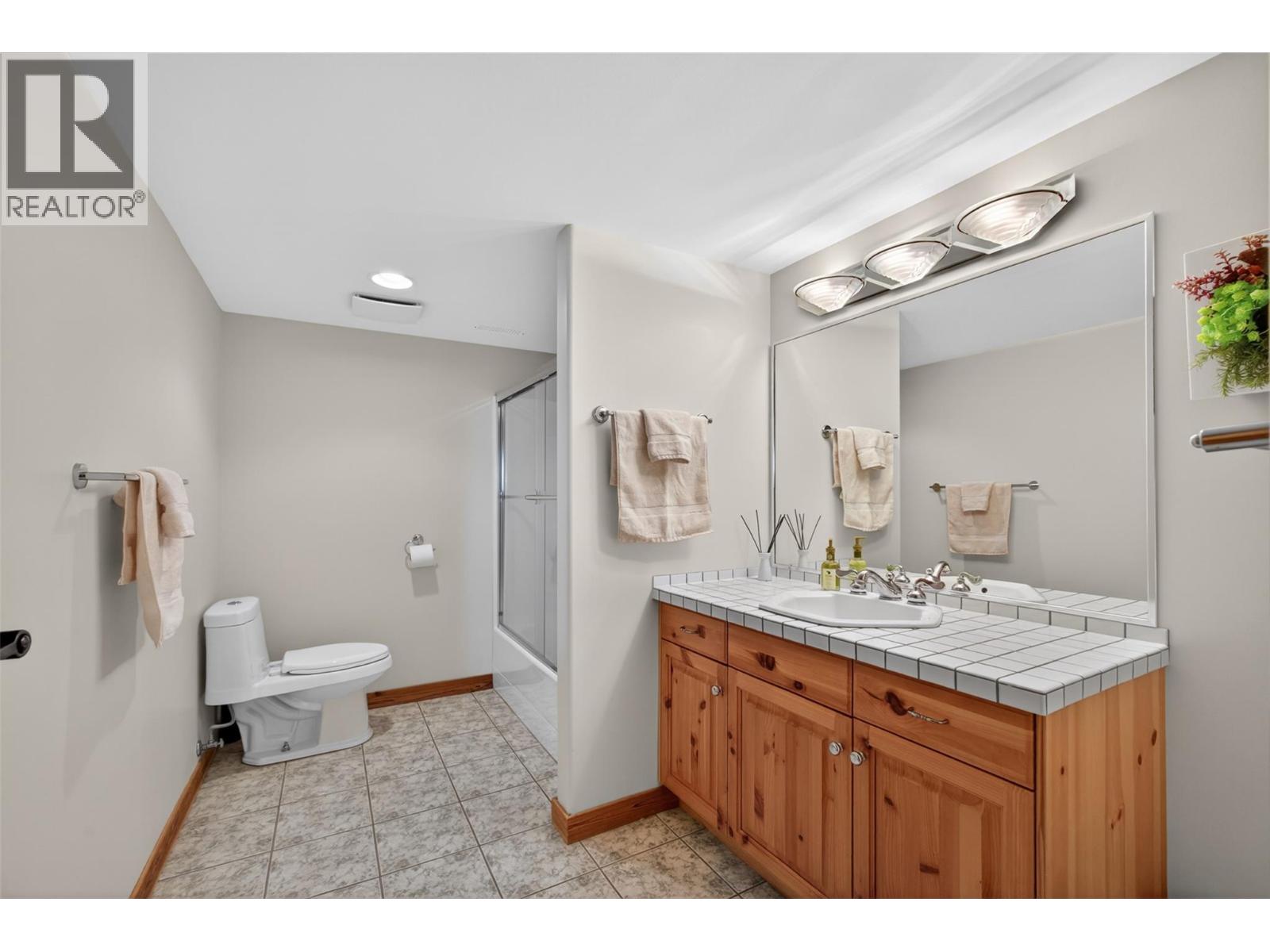7319 Trapper Court, Kelowna, British Columbia  V1P 1H7 - Photo 38 - 10397539