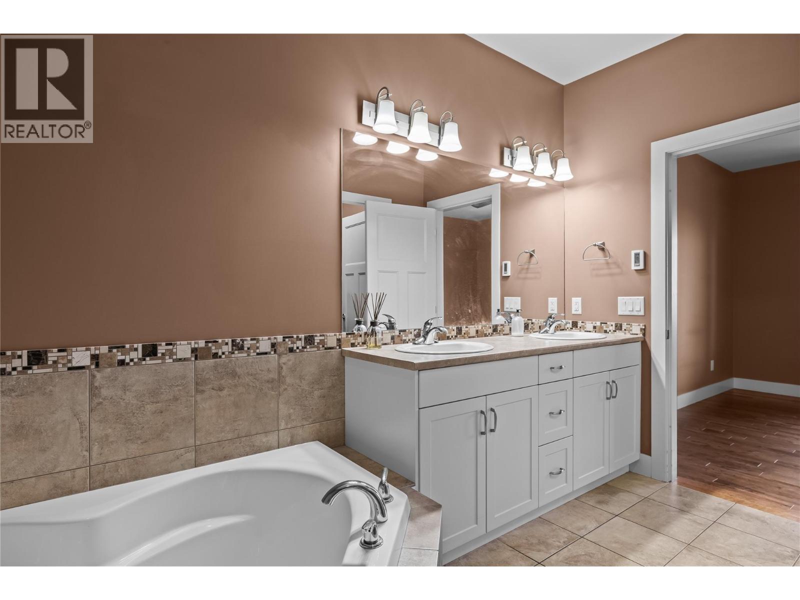 2421 Glacier Court Unit# 2, Kelowna, British Columbia  V1V 3A6 - Photo 22 - 10391052