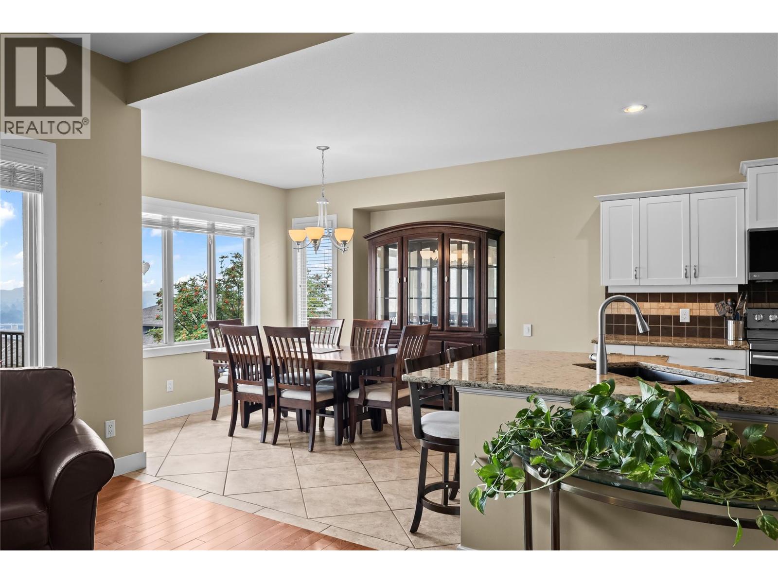 2421 Glacier Court Unit# 2, Kelowna, British Columbia  V1V 3A6 - Photo 3 - 10391052