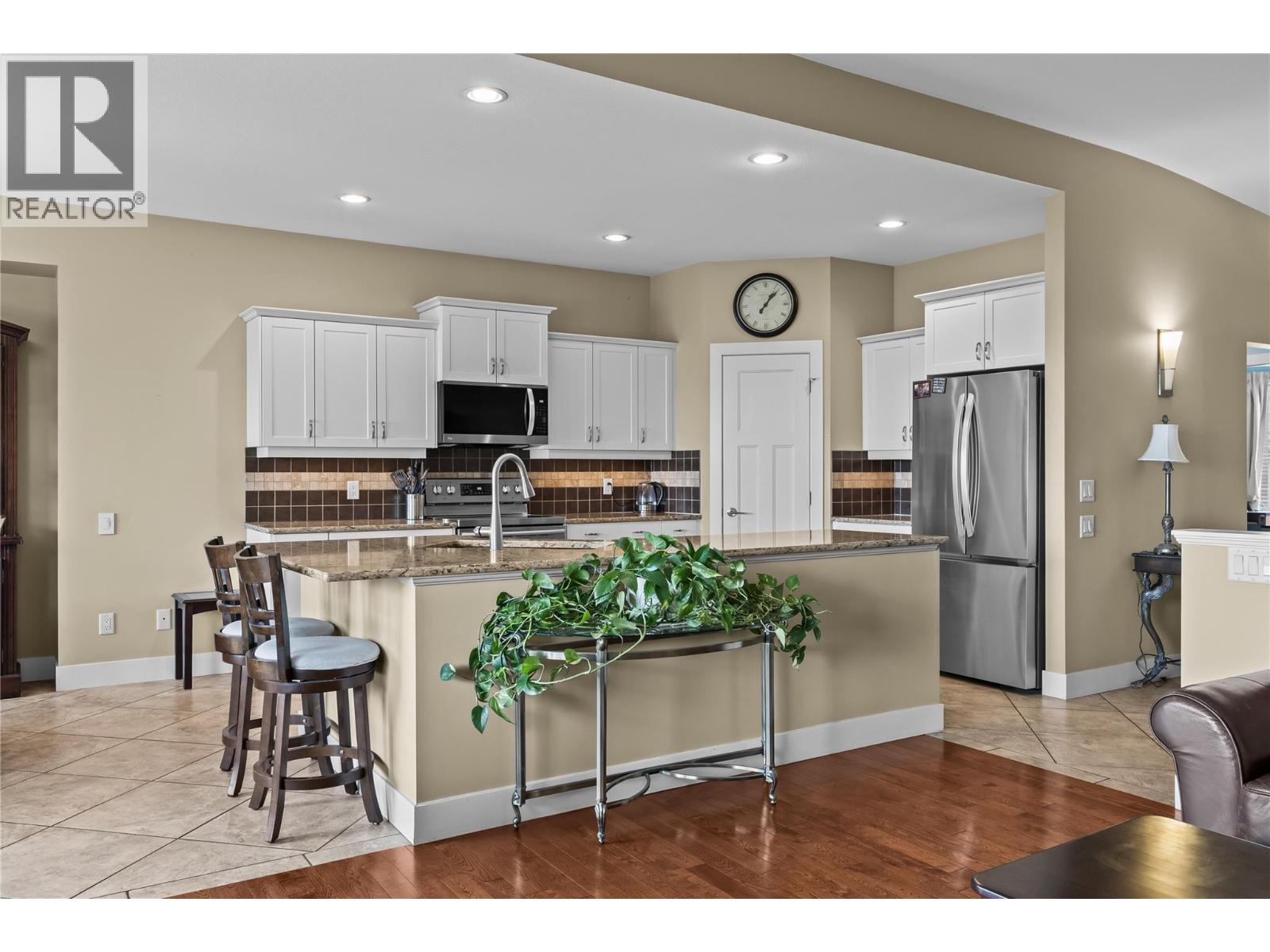 2421 Glacier Court Unit# 2, Kelowna, British Columbia  V1V 3A6 - Photo 4 - 10391052