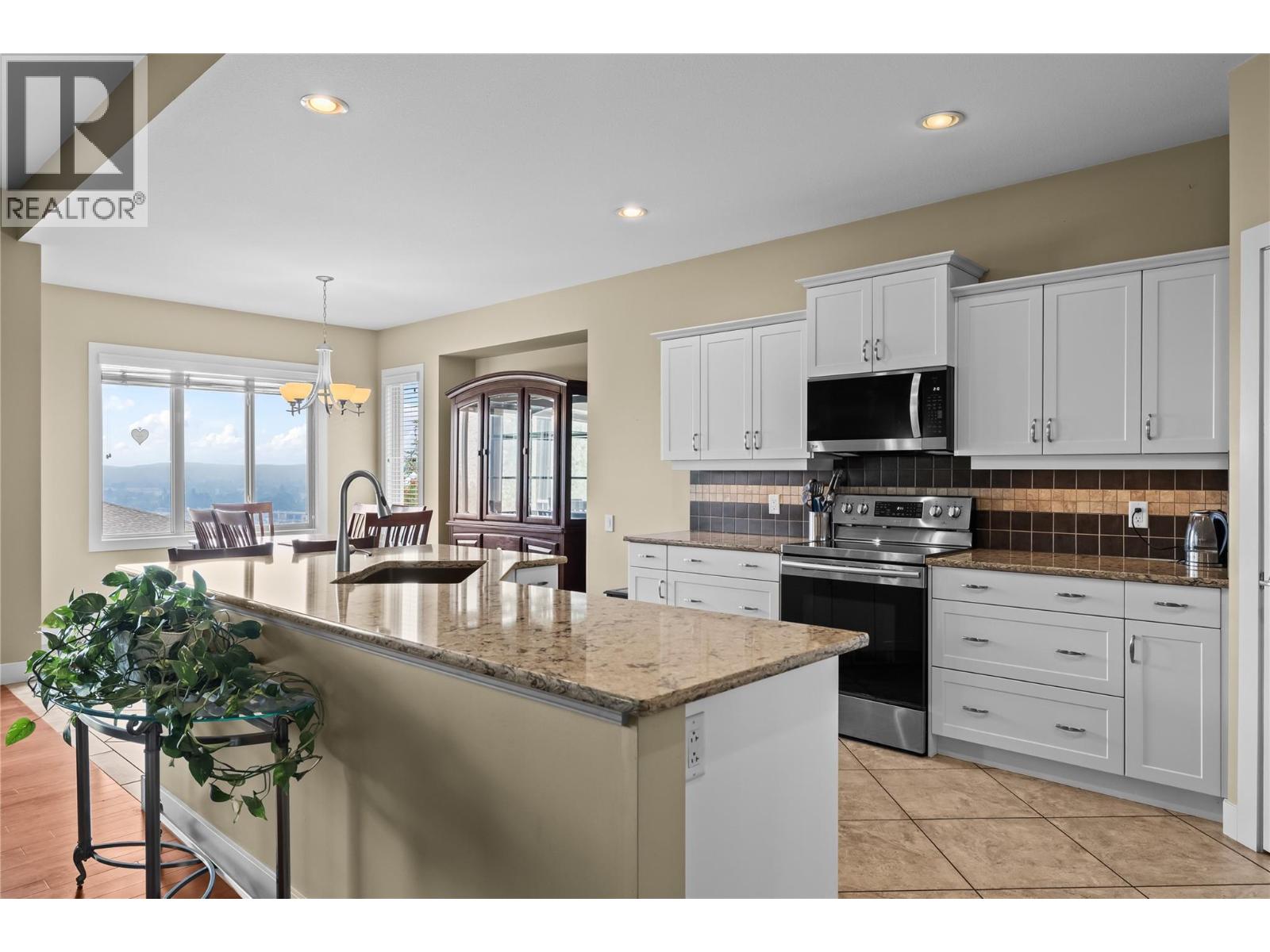 2421 Glacier Court Unit# 2, Kelowna, British Columbia  V1V 3A6 - Photo 5 - 10391052