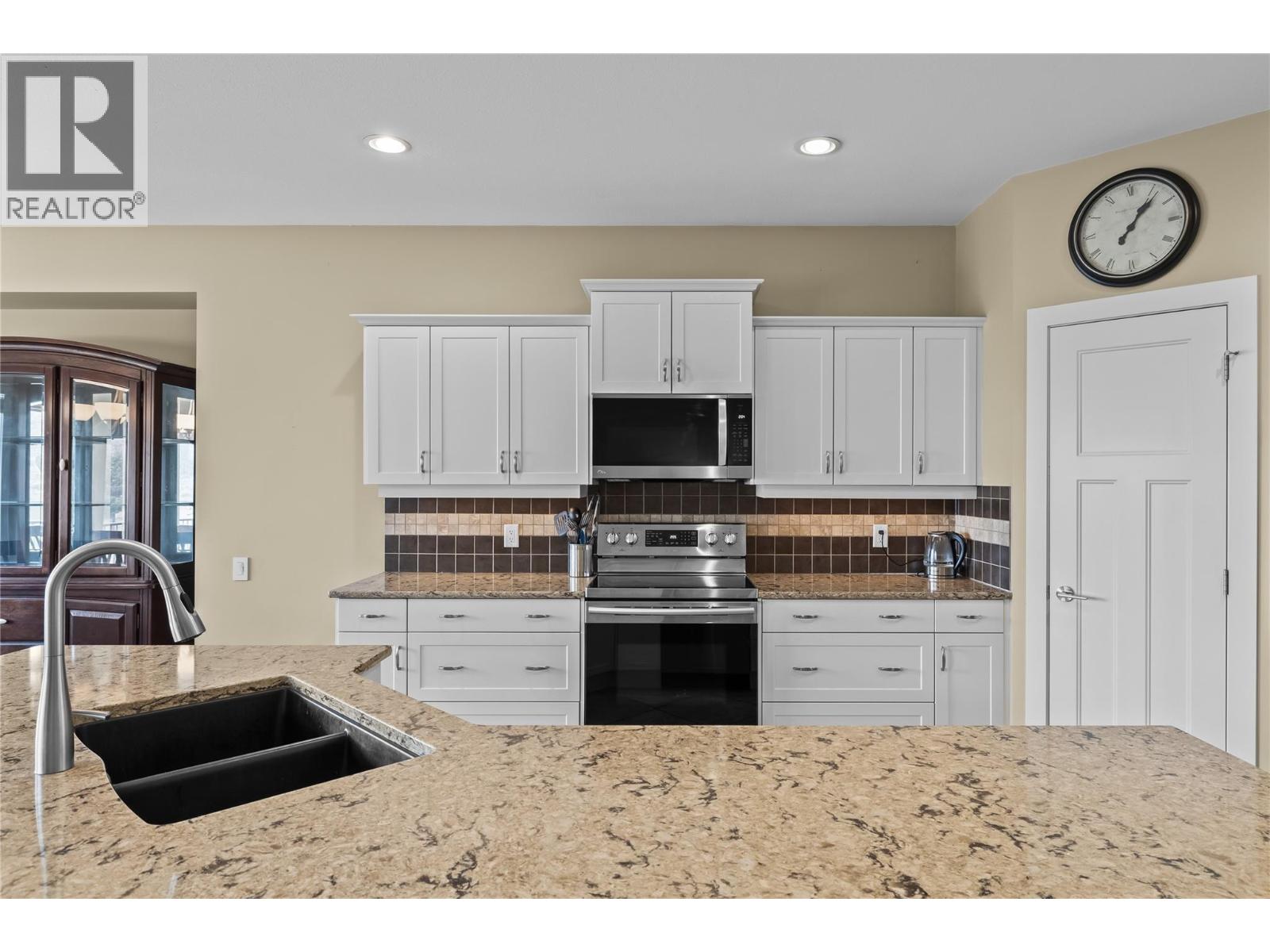 2421 Glacier Court Unit# 2, Kelowna, British Columbia  V1V 3A6 - Photo 6 - 10391052