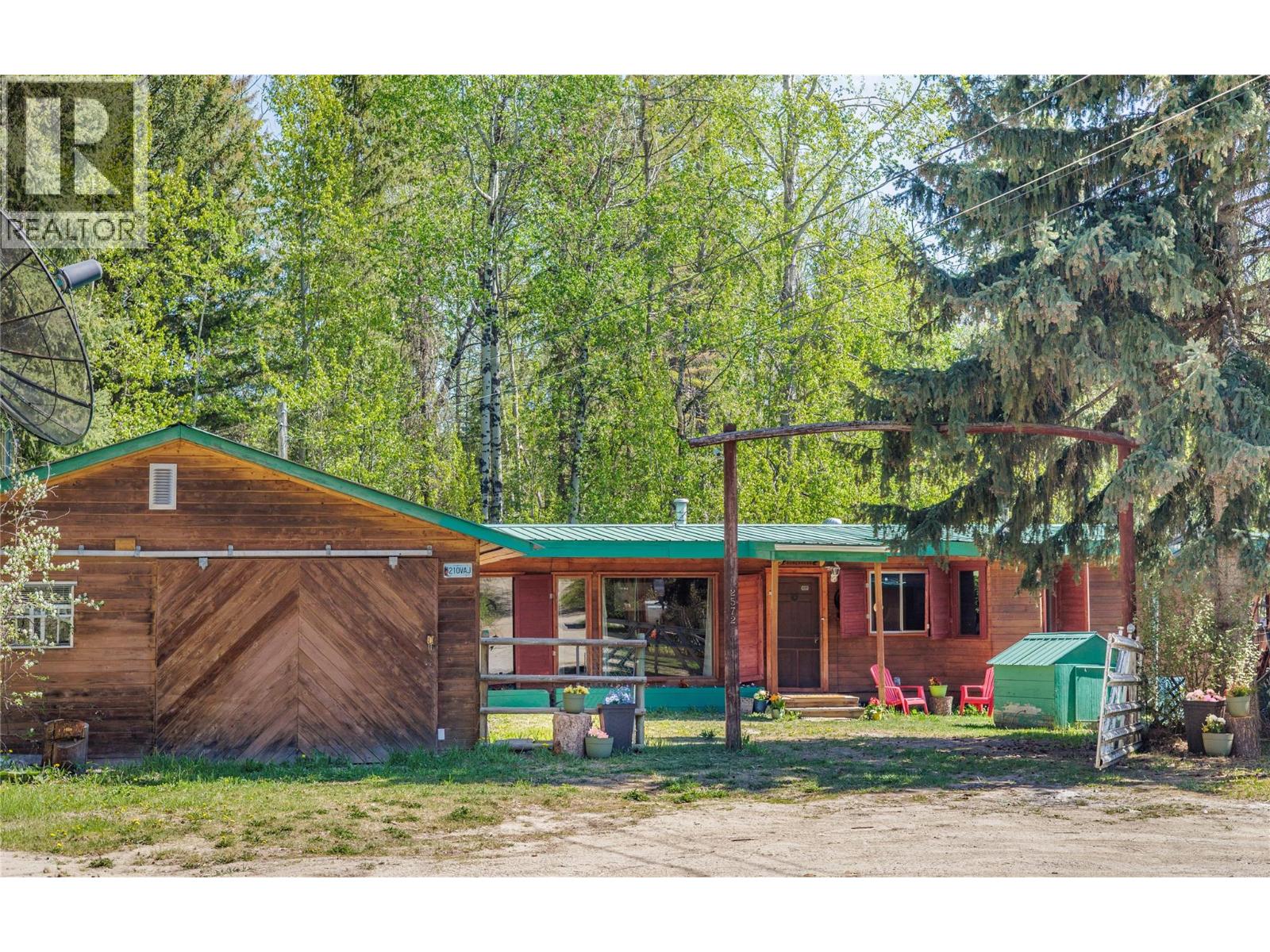 2572 Stoney Drive, Kamloops, British Columbia  V2H 1P1 - Photo 1 - 10397858
