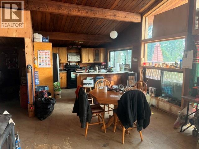 2409 Vickers Trail, Anglemont, British Columbia  V0E 1M8 - Photo 15 - 10397895