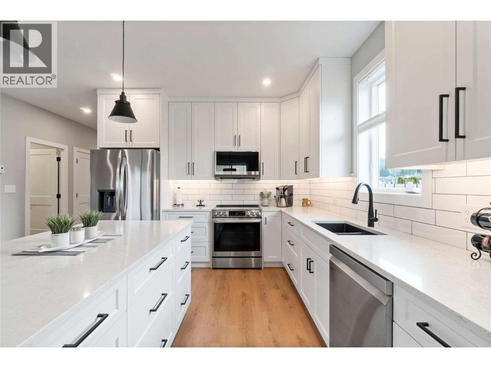 1330 10 Street Sw Unit# 16, Salmon Arm, British Columbia  V1E 0E4 - Photo 3 - 10397878