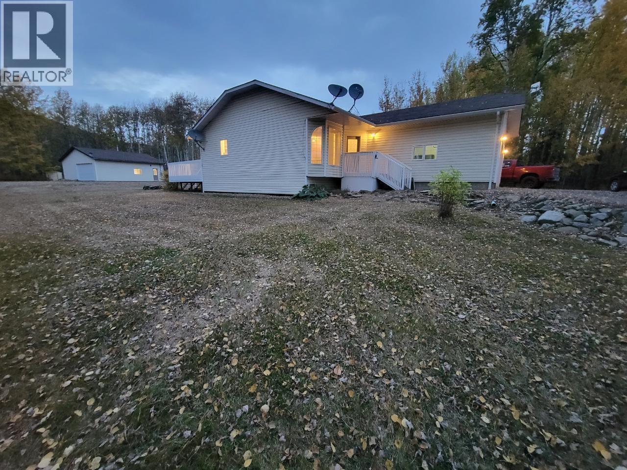 6708 Currier Road, Chetwynd, British Columbia  V0C 1J0 - Photo 2 - 10397857