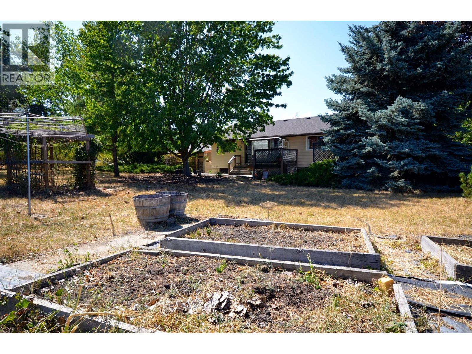 7609 Cunliffe Road, Coldstream, British Columbia  V1B 1T4 - Photo 8 - 10397577