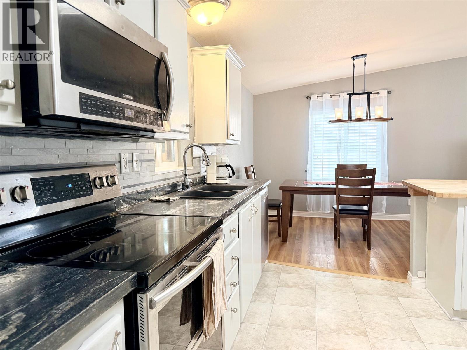 411 3rd Avenue S, Creston, British Columbia  V0B 1G3 - Photo 1 - 10397575