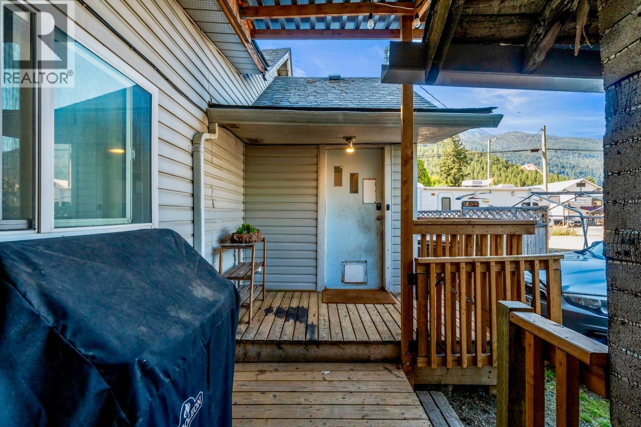 5722 97 Highway N, Falkland, British Columbia  V0E 1W0 - Photo 30 - 10397696