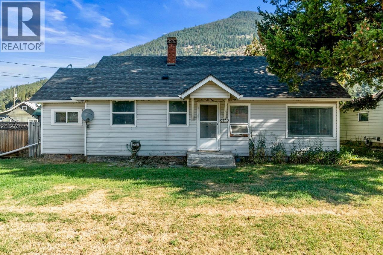 5722 97 Highway N, Falkland, British Columbia  V0E 1W0 - Photo 37 - 10397696