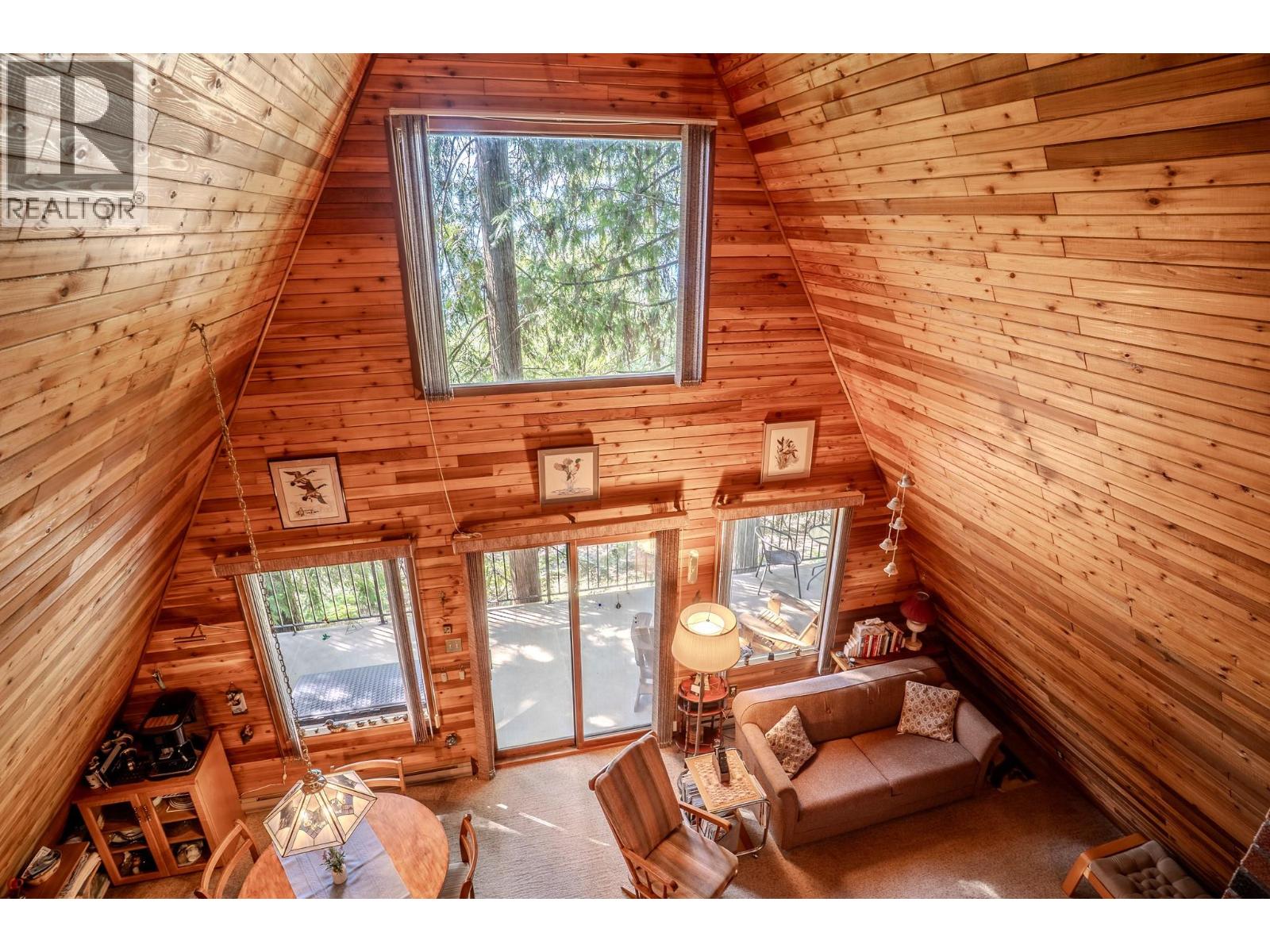 7496 Castle Heights, Anglemont, British Columbia  V0E 1M8 - Photo 2 - 10397900