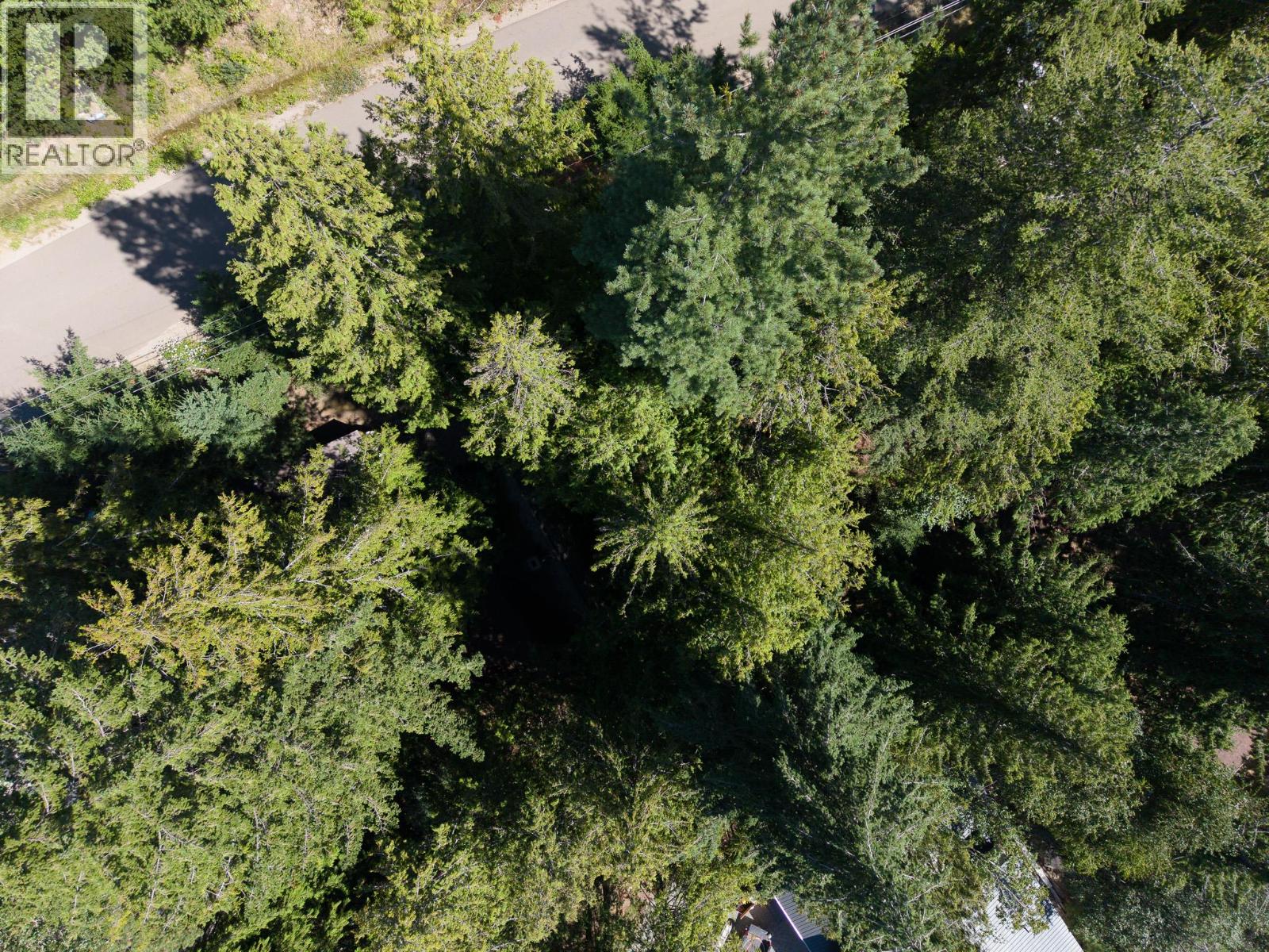 7496 Castle Heights, Anglemont, British Columbia  V0E 1M8 - Photo 30 - 10397900