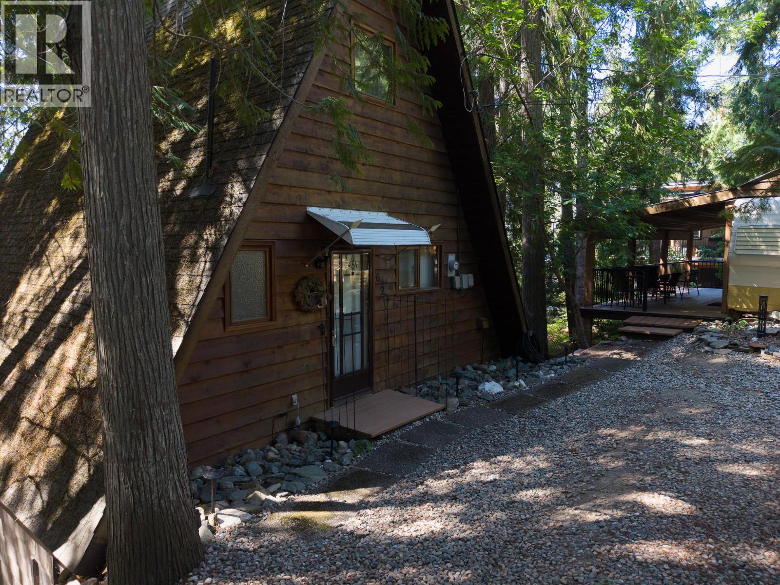 7496 Castle Heights, Anglemont, British Columbia  V0E 1M8 - Photo 32 - 10397900
