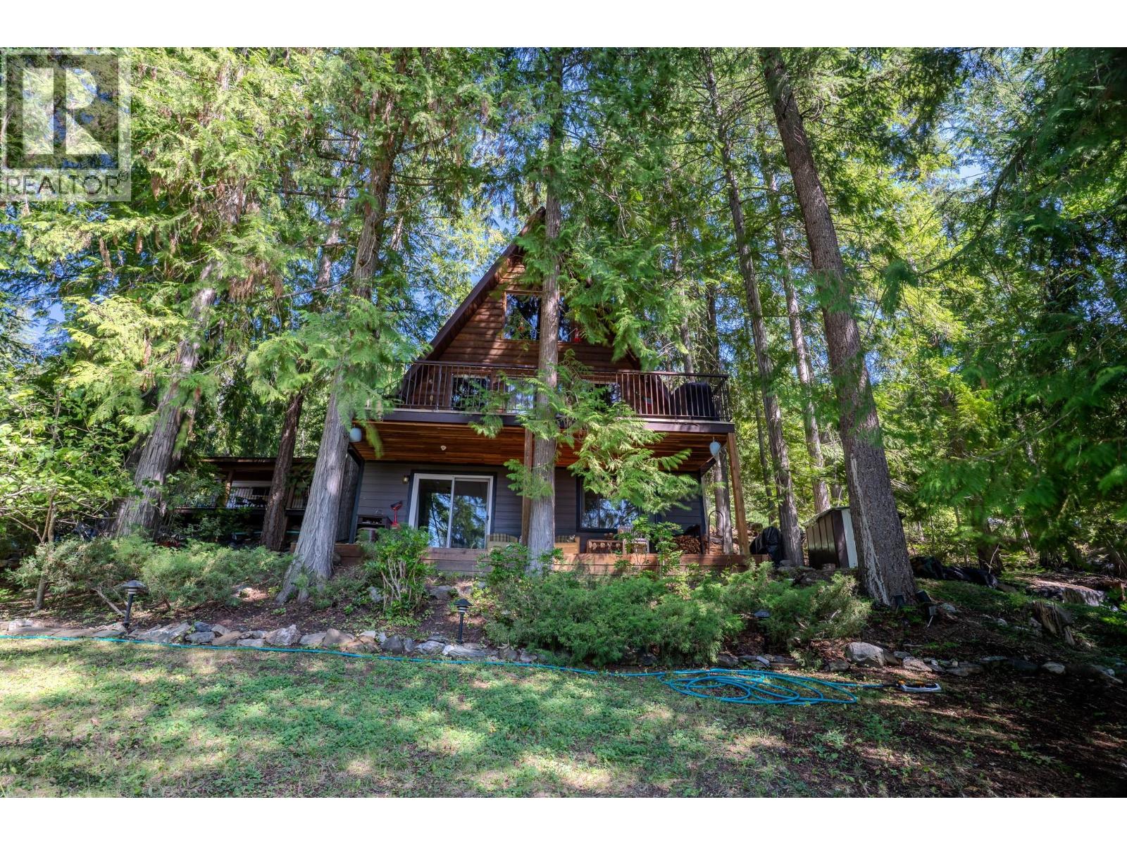 7496 Castle Heights, Anglemont, British Columbia  V0E 1M8 - Photo 46 - 10397900