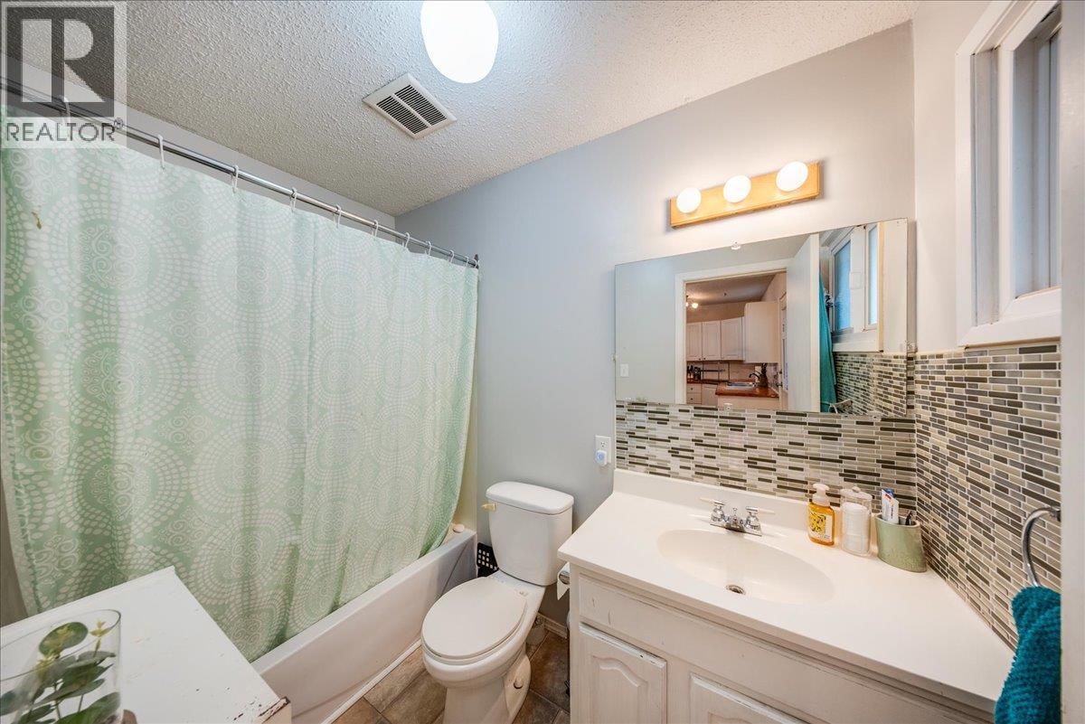 1220 Tamarac Avenue, Trail, British Columbia  V1R 4J1 - Photo 15 - 10397867