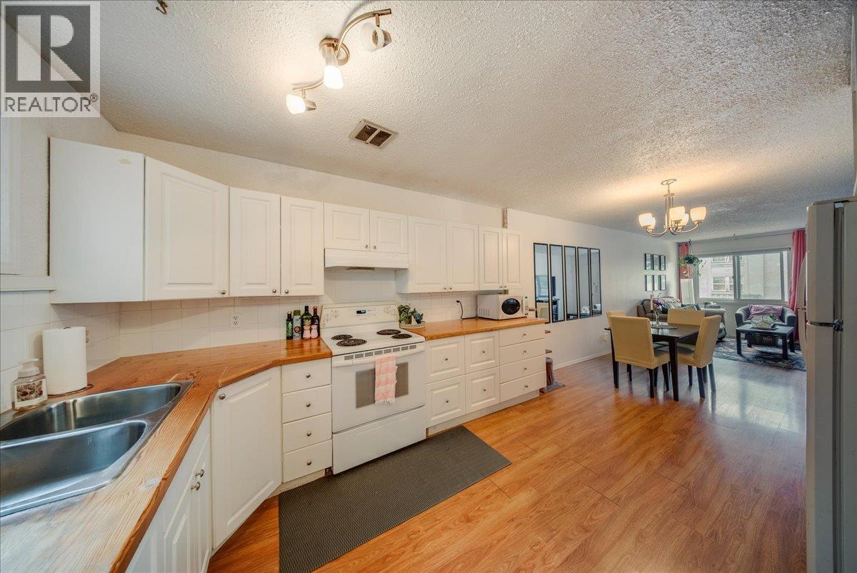 1220 Tamarac Avenue, Trail, British Columbia  V1R 4J1 - Photo 6 - 10397867