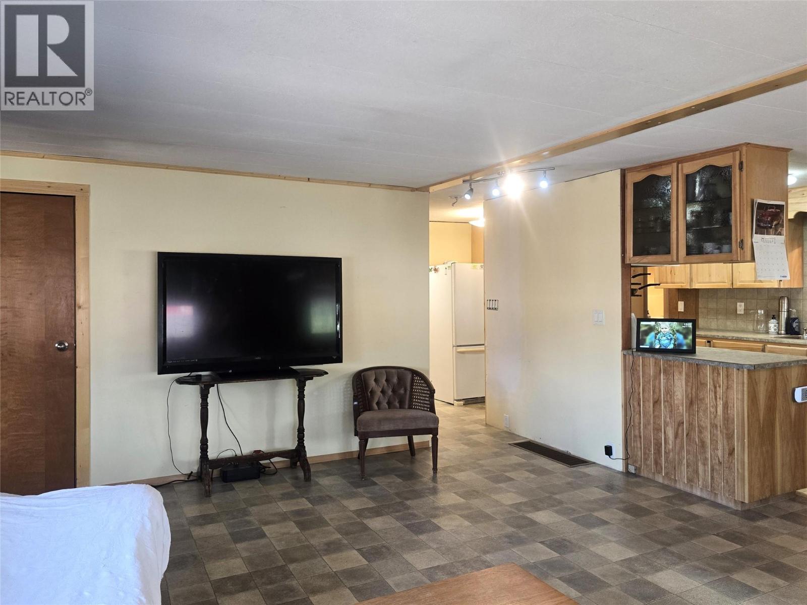 596-4590 Barriere Town Road, Barriere, British Columbia  V0E 1E0 - Photo 15 - 10397920
