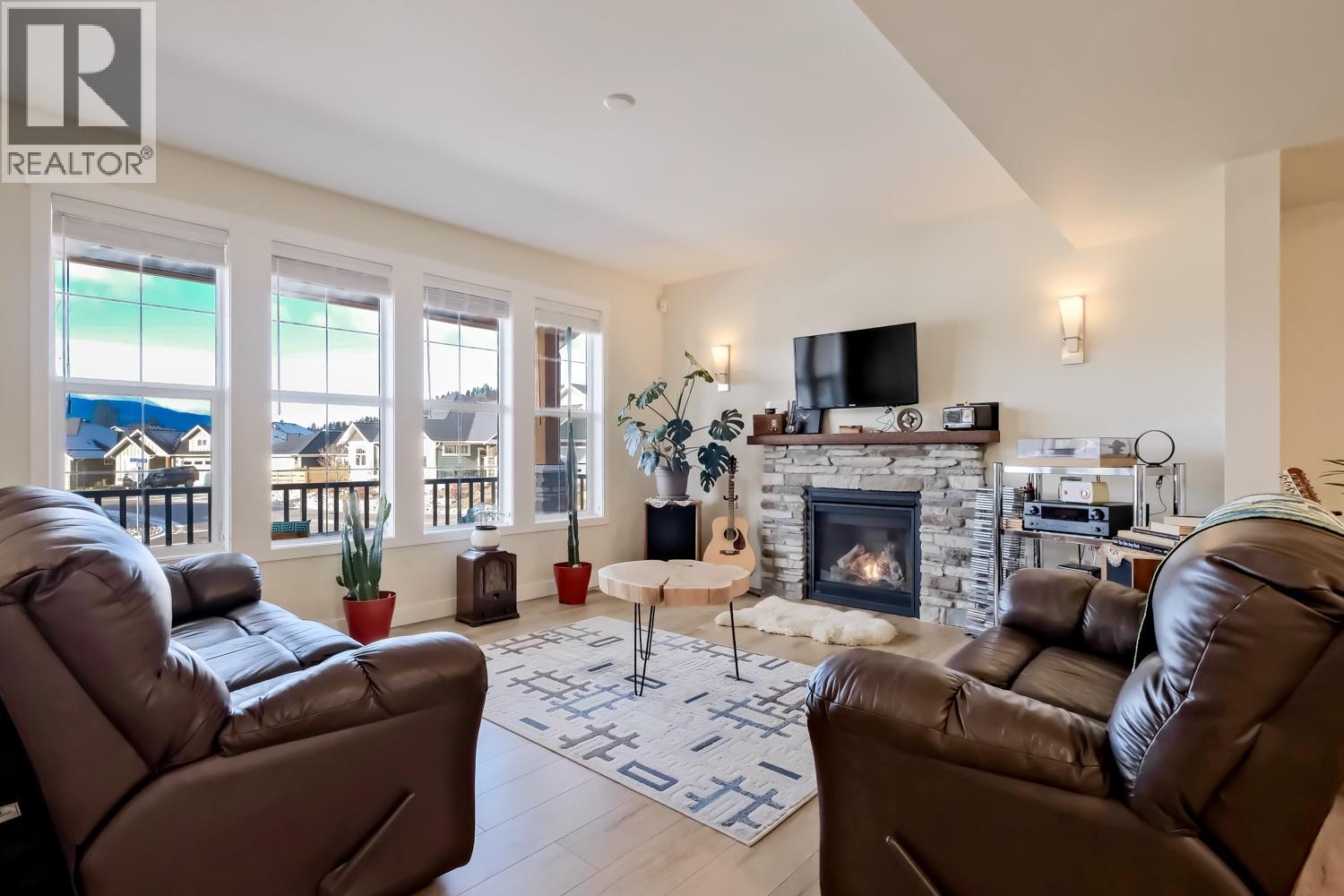 926 Holden Road, Penticton, British Columbia  V2A 9G6 - Photo 4 - 10397952