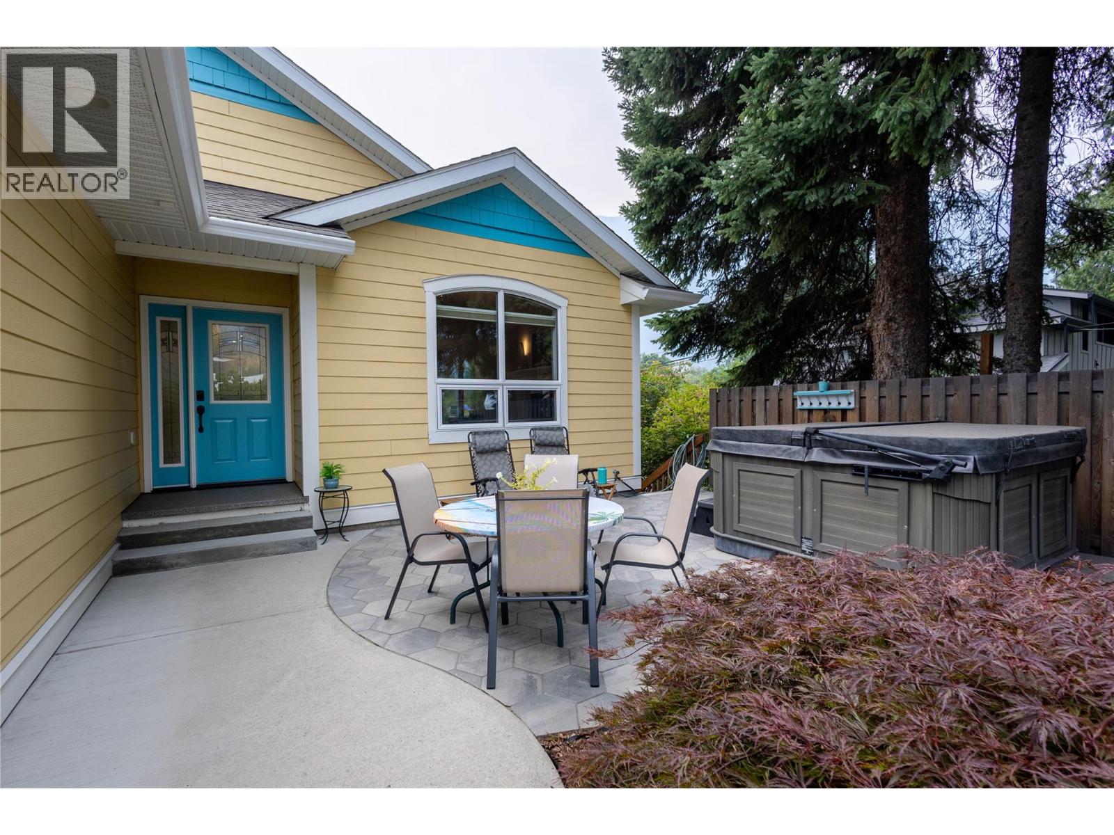 1007 Fourth Street, Nelson, British Columbia  V1L 2T5 - Photo 5 - 10397765
