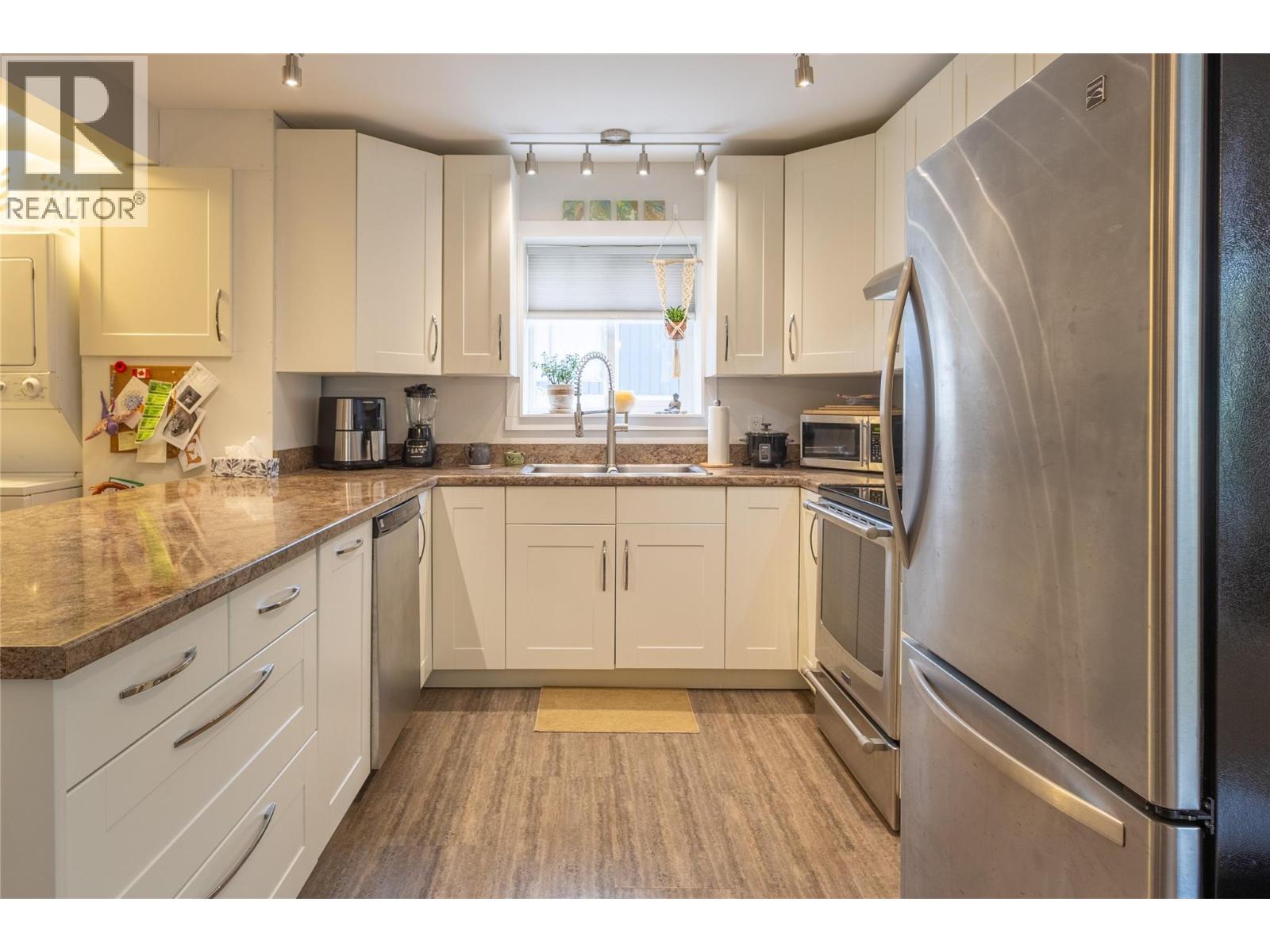 1007 Fourth Street, Nelson, British Columbia  V1L 2T5 - Photo 64 - 10397765