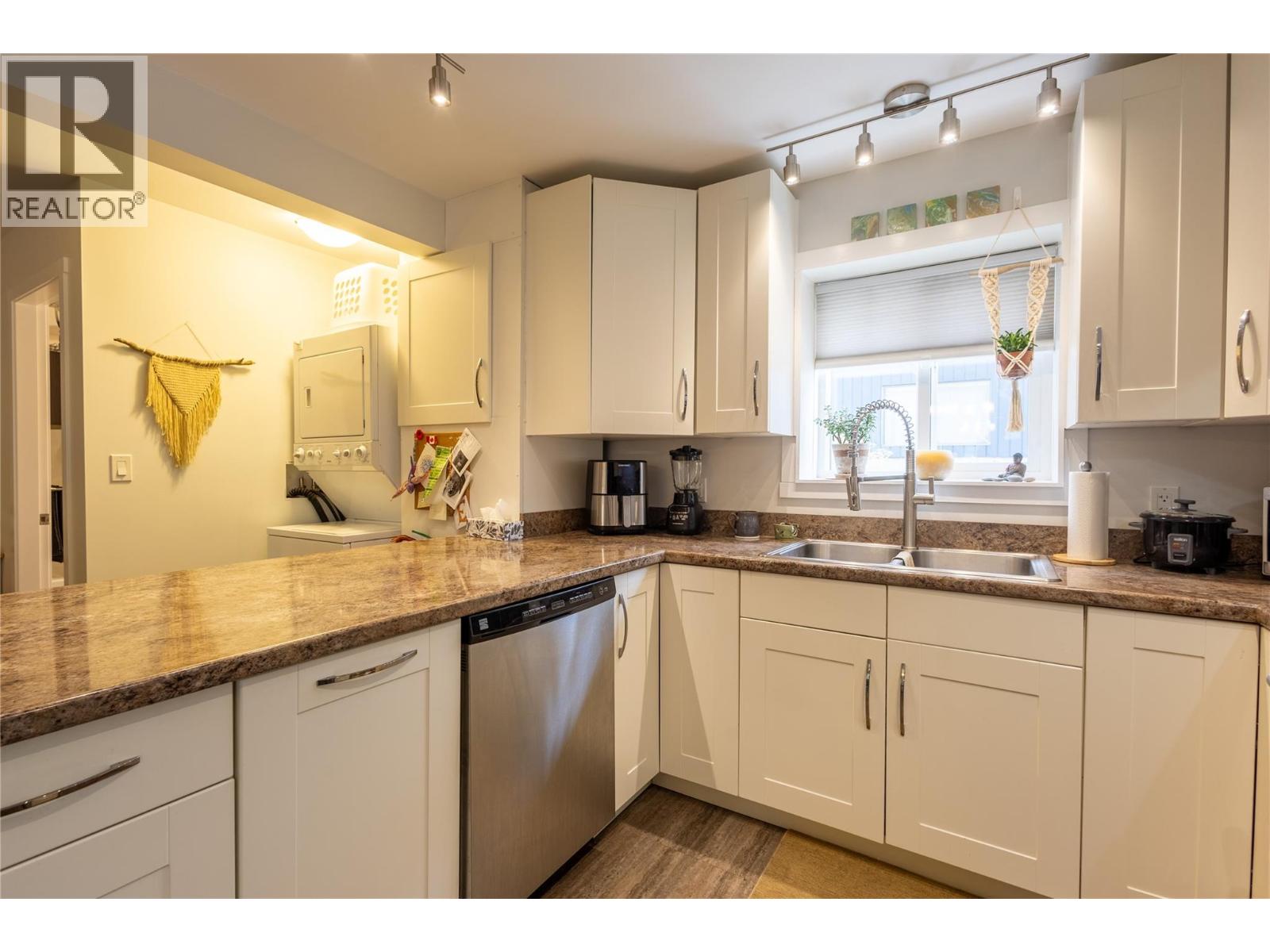 1007 Fourth Street, Nelson, British Columbia  V1L 2T5 - Photo 68 - 10397765