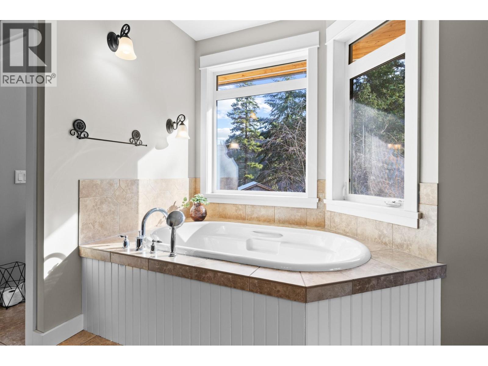 4802 Trepanier Road, Peachland, British Columbia  V0H 1X2 - Photo 34 - 10397922