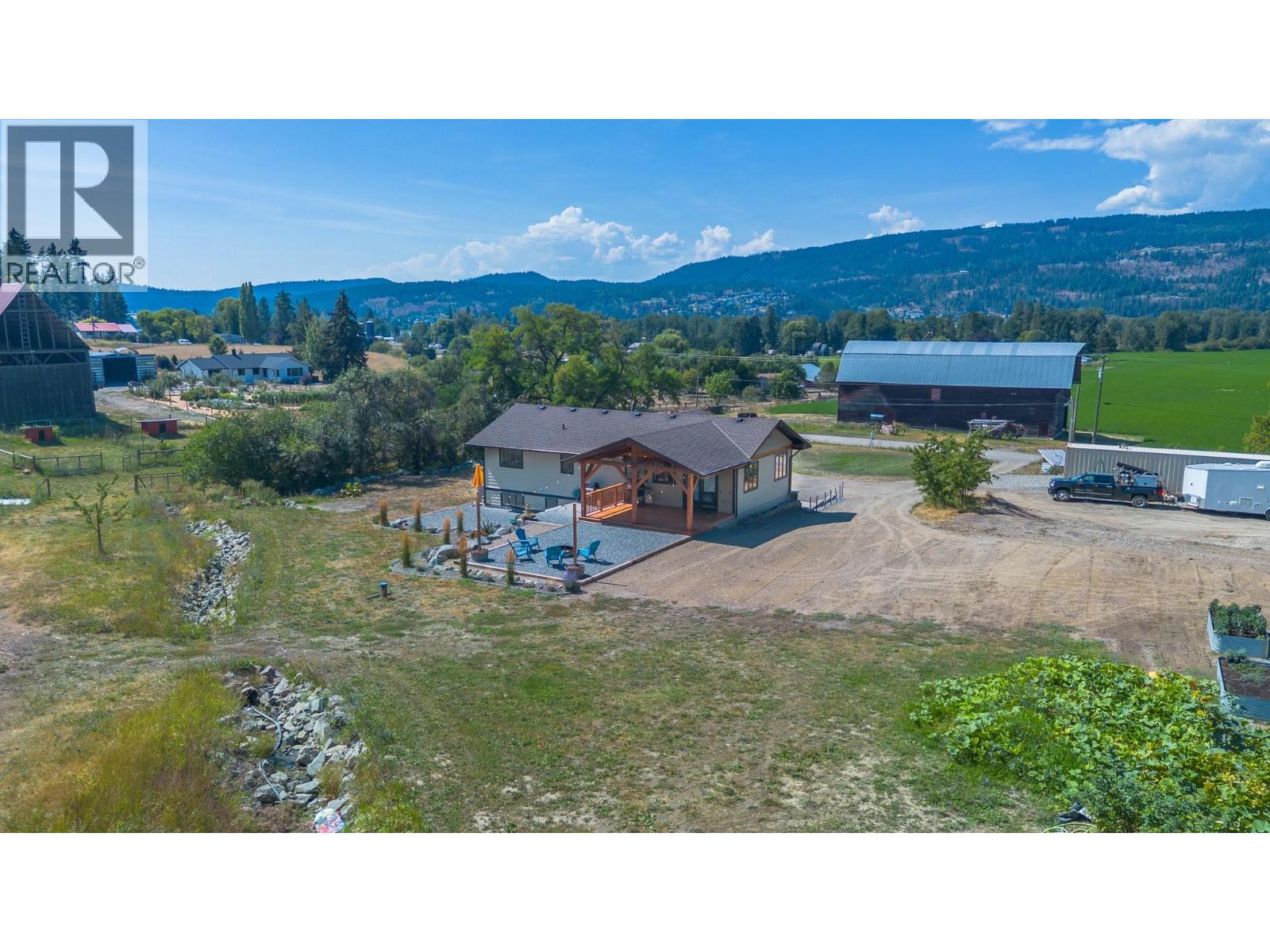 211 Enderby Grindrod Road, Enderby, British Columbia  V0E 1V4 - Photo 8 - 10397939