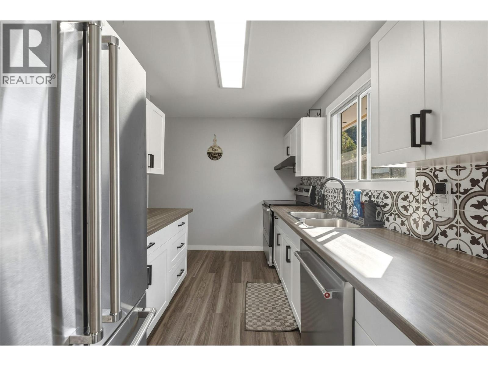 3922 21 Avenue, Vernon, British Columbia  V1T 6R2 - Photo 11 - 10397927
