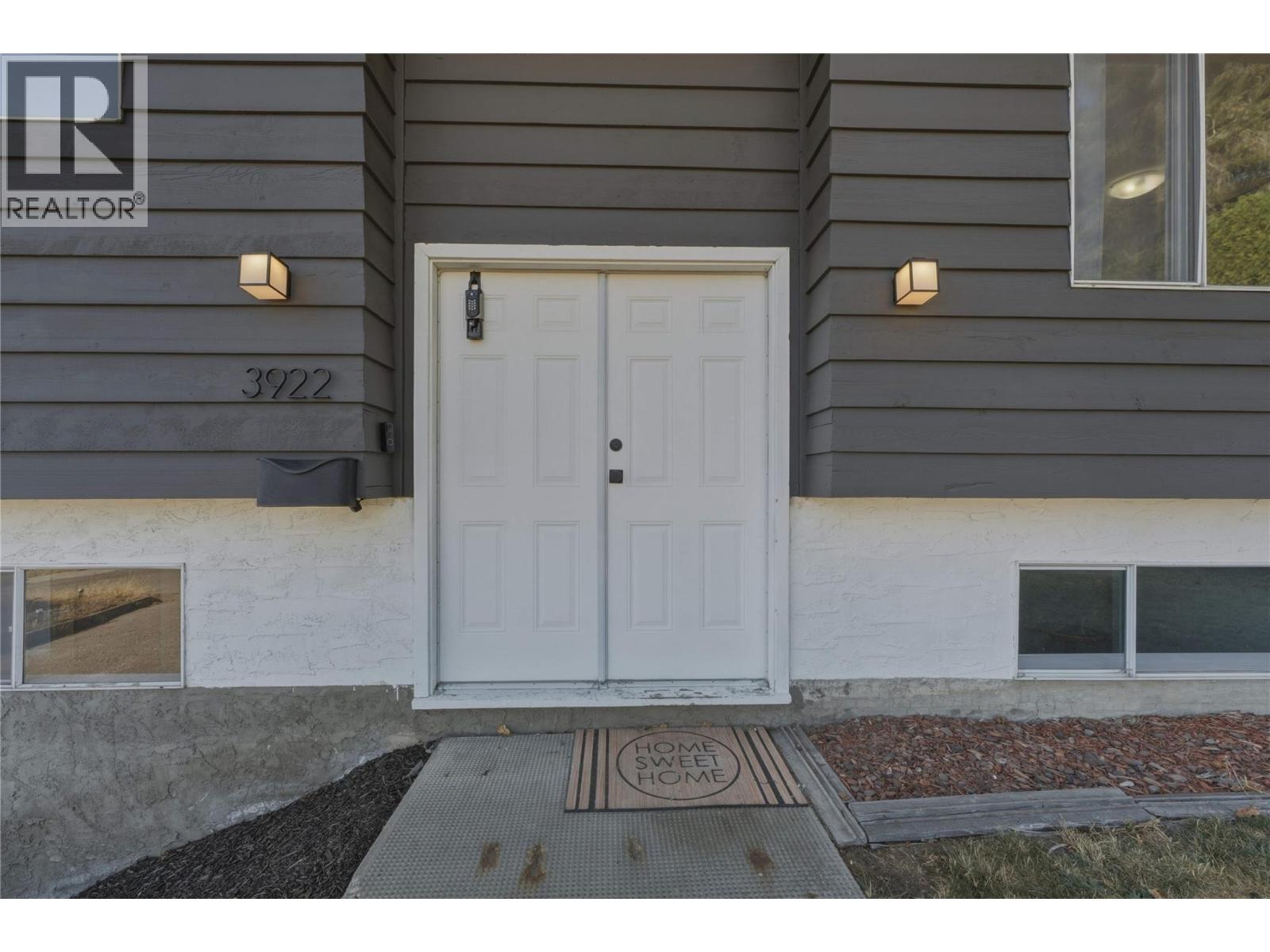 3922 21 Avenue, Vernon, British Columbia  V1T 6R2 - Photo 2 - 10397927