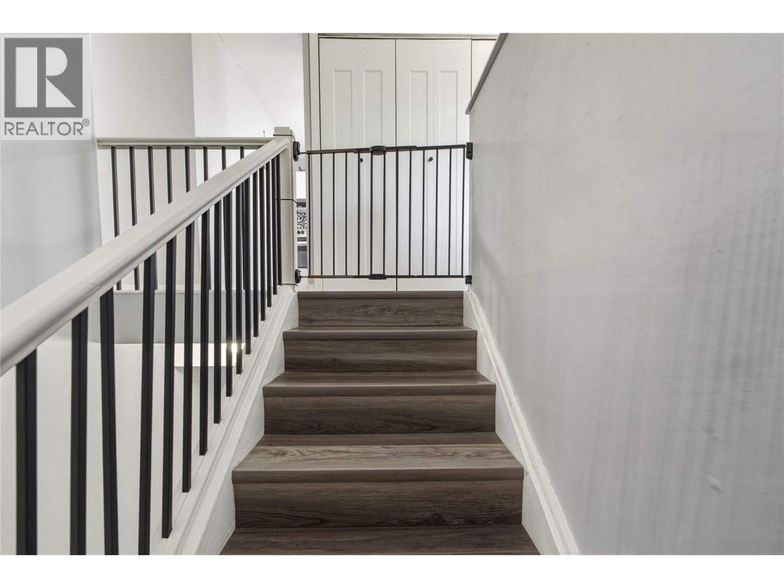 3922 21 Avenue, Vernon, British Columbia  V1T 6R2 - Photo 3 - 10397927