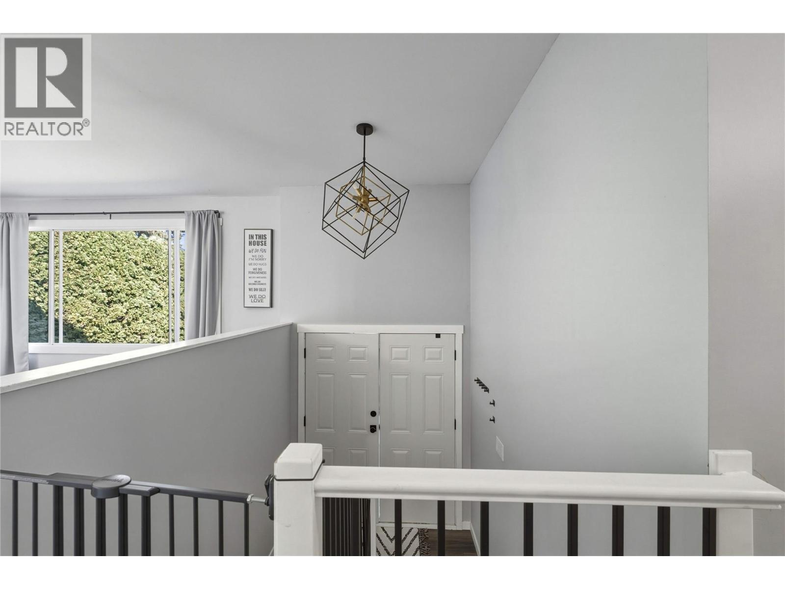 3922 21 Avenue, Vernon, British Columbia  V1T 6R2 - Photo 4 - 10397927