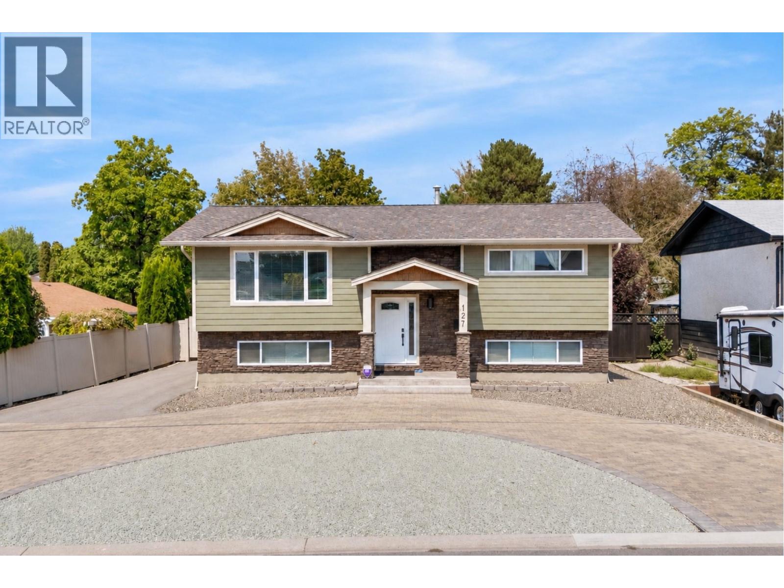 127 Okanagan Avenue W, Penticton, British Columbia  V2A 3L2 - Photo 1 - 10397834