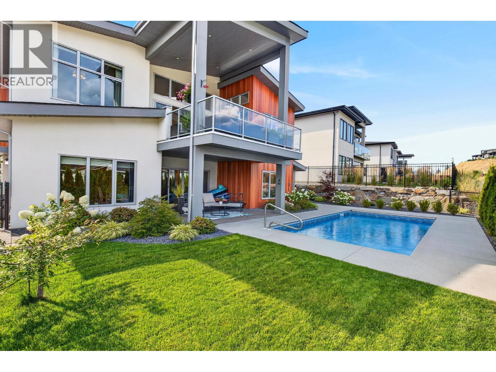 887 Loseth Drive, Kelowna, British Columbia  V1P 0A8 - Photo 2 - 10397817