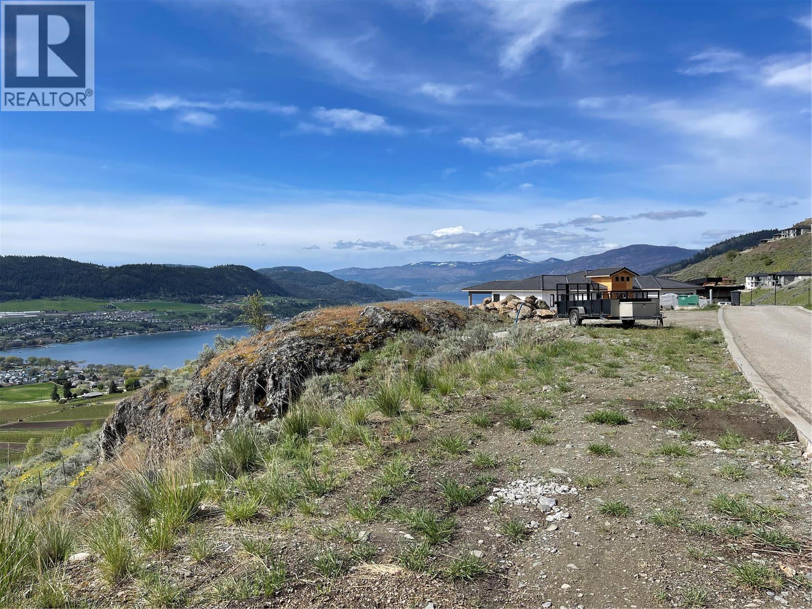 595 Vineyard Way N Unit# 33, Vernon, British Columbia  V1H 2M2 - Photo 3 - 10397450