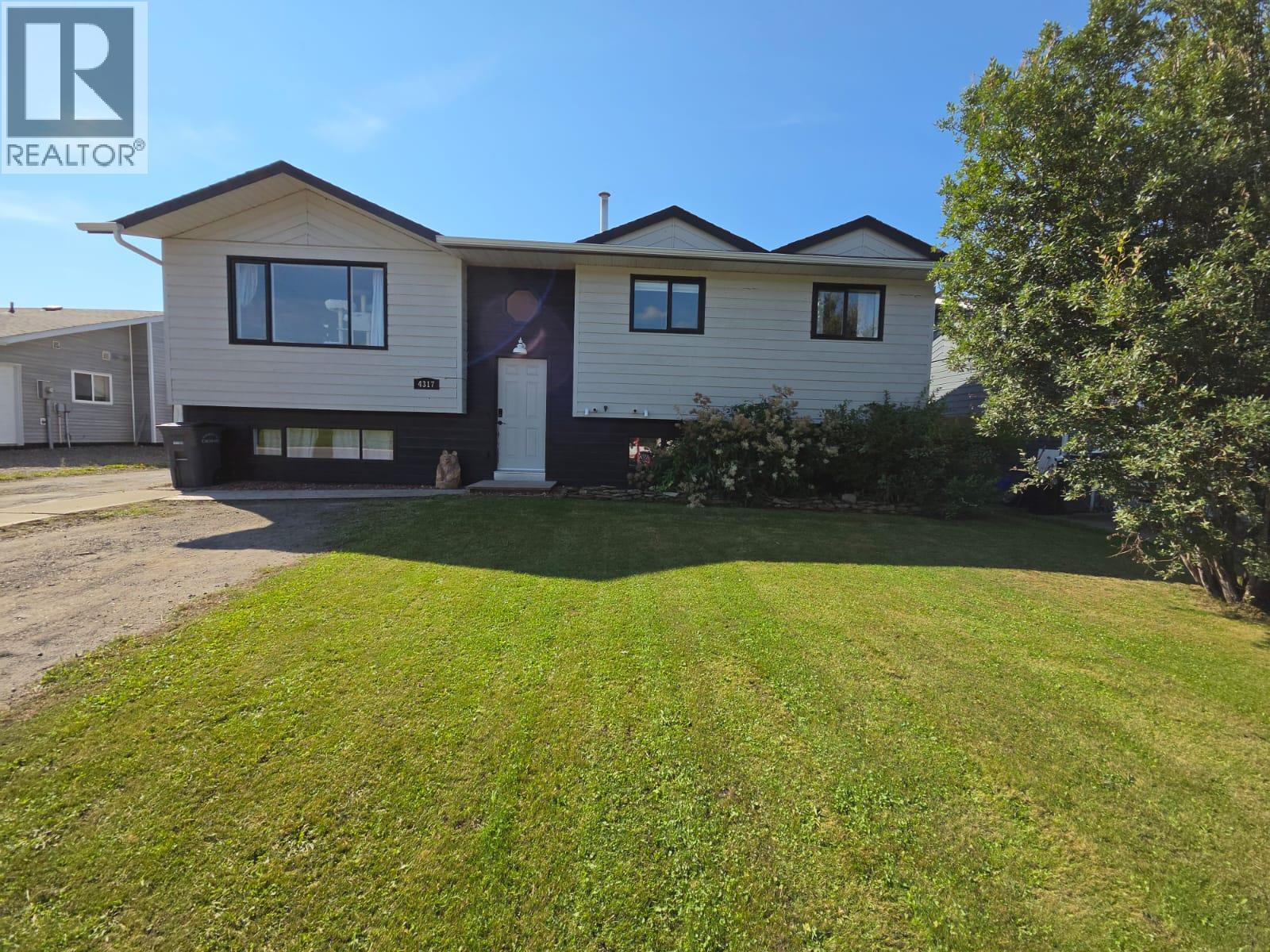 4317 51a Avenue Ne, Chetwynd, British Columbia  V0C 1J0 - Photo 1 - 10397898