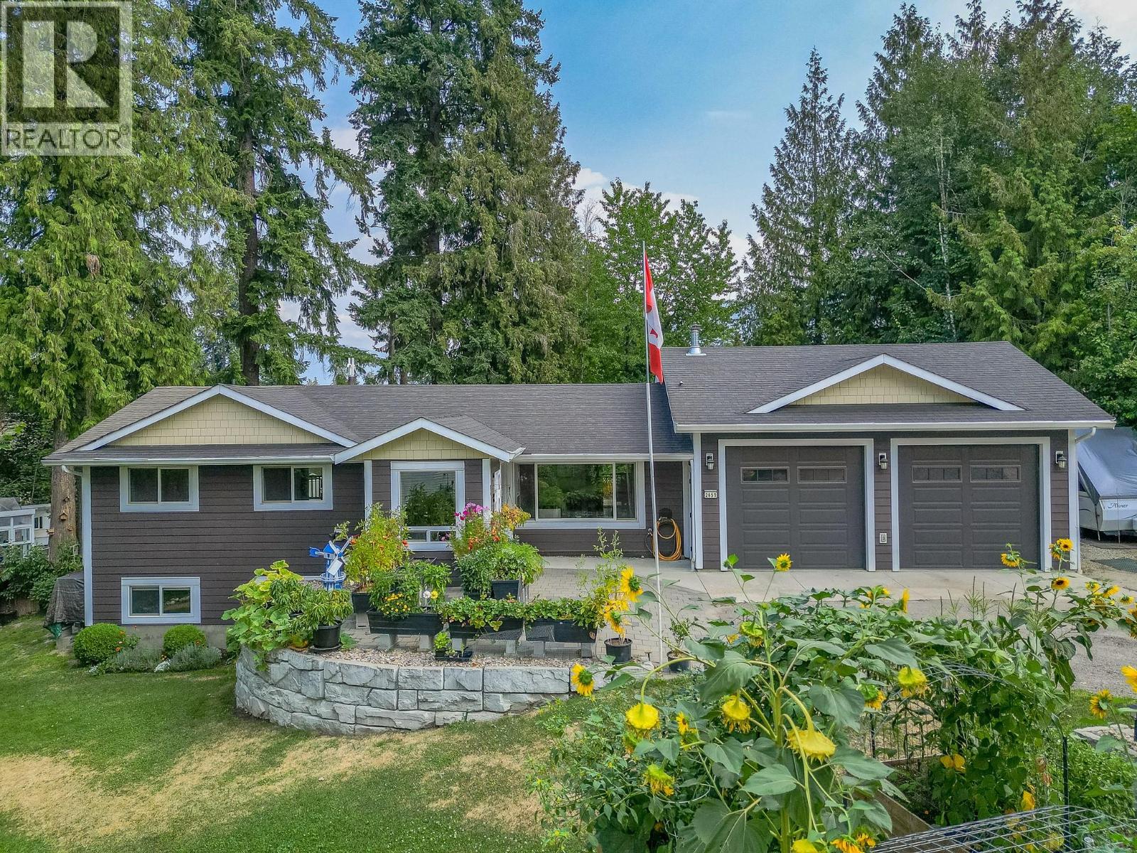 2651 Okanagan Avenue Ne, Salmon Arm, British Columbia  V1E 2T2 - Photo 1 - 10396806