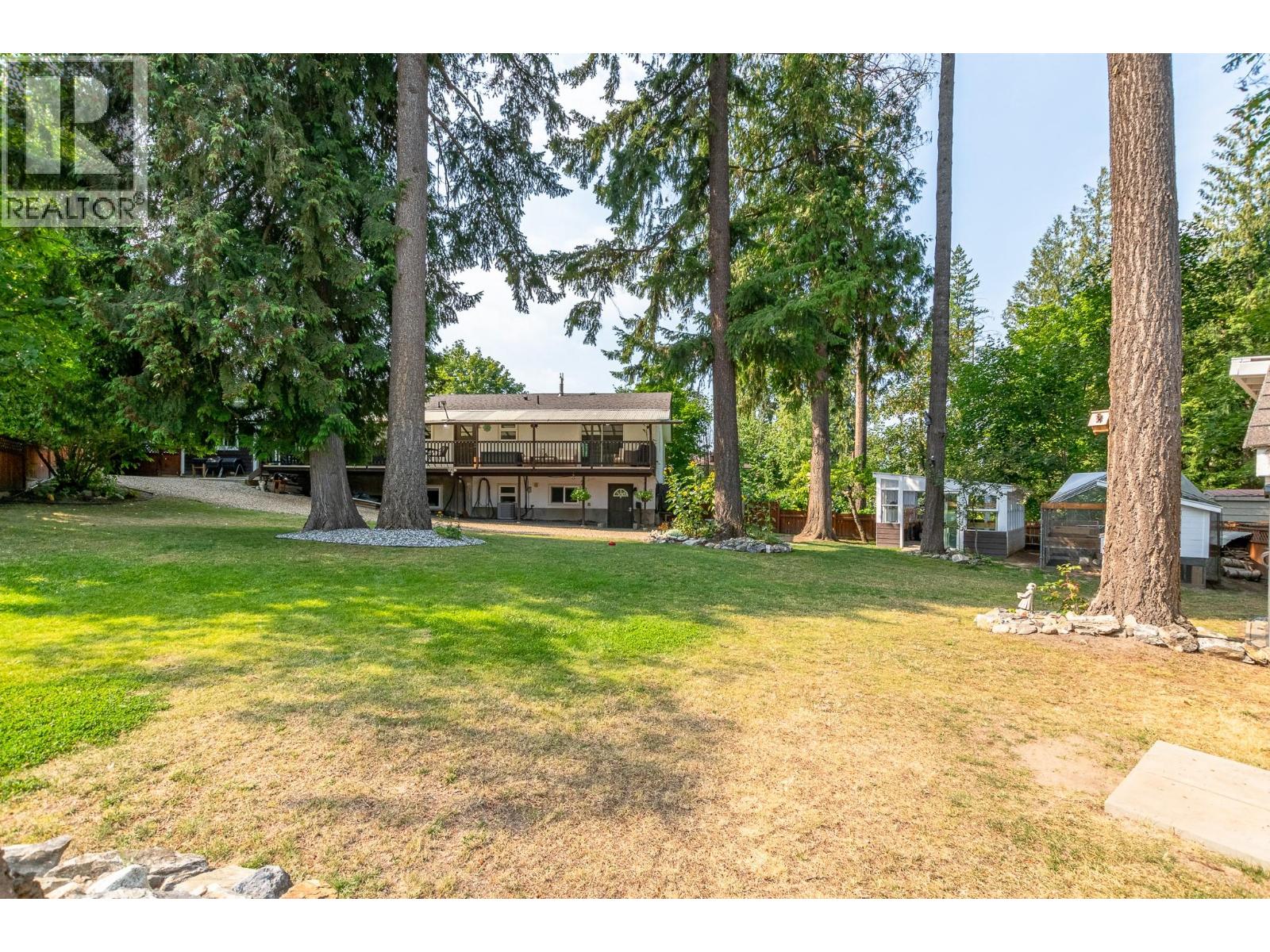 2651 Okanagan Avenue Ne, Salmon Arm, British Columbia  V1E 2T2 - Photo 11 - 10396806