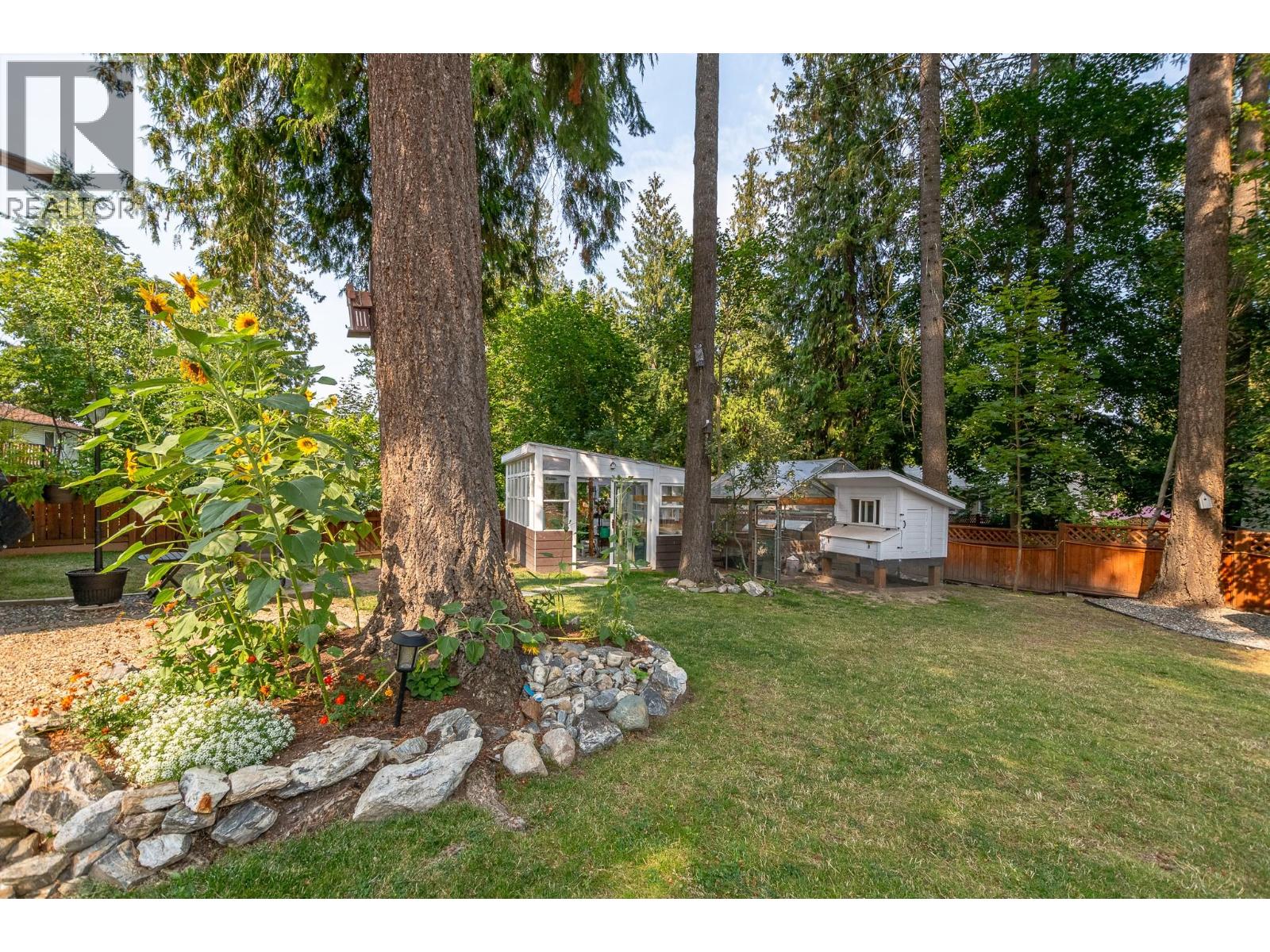 2651 Okanagan Avenue Ne, Salmon Arm, British Columbia  V1E 2T2 - Photo 12 - 10396806