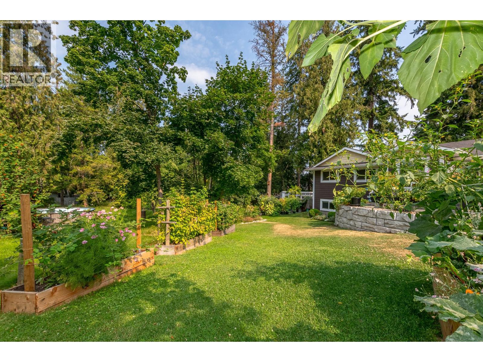 2651 Okanagan Avenue Ne, Salmon Arm, British Columbia  V1E 2T2 - Photo 14 - 10396806