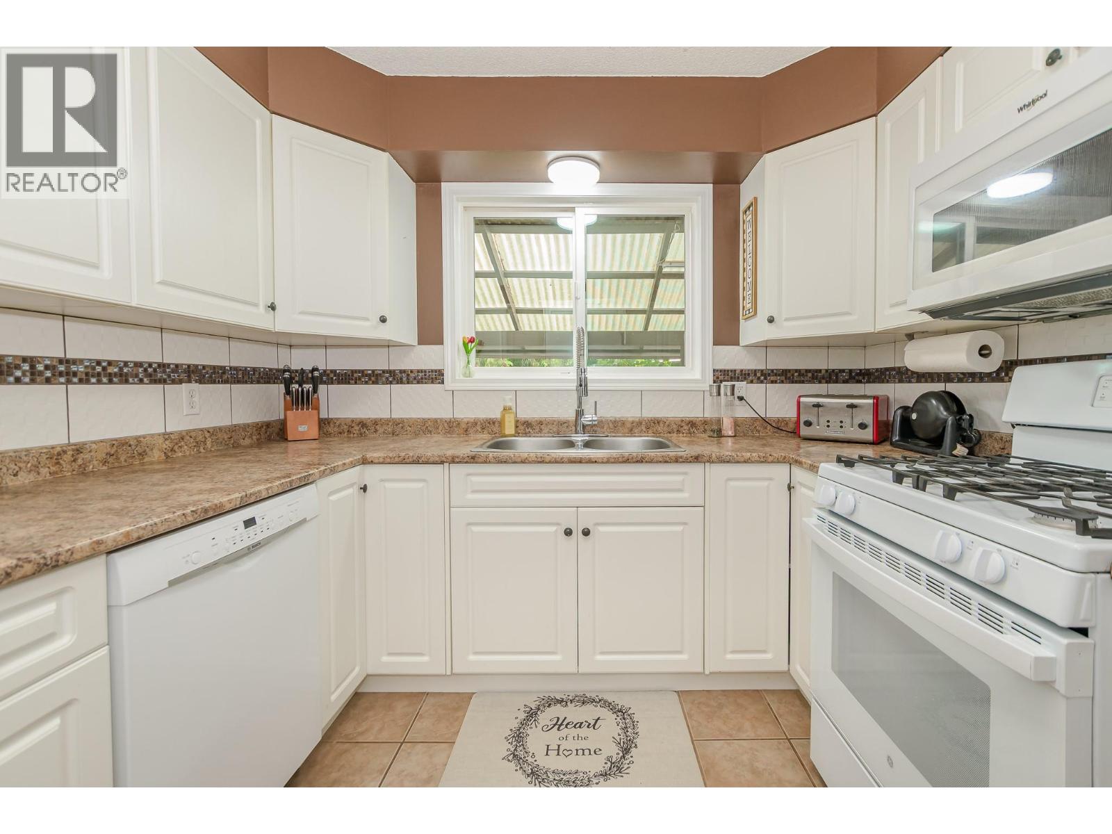 2651 Okanagan Avenue Ne, Salmon Arm, British Columbia  V1E 2T2 - Photo 19 - 10396806