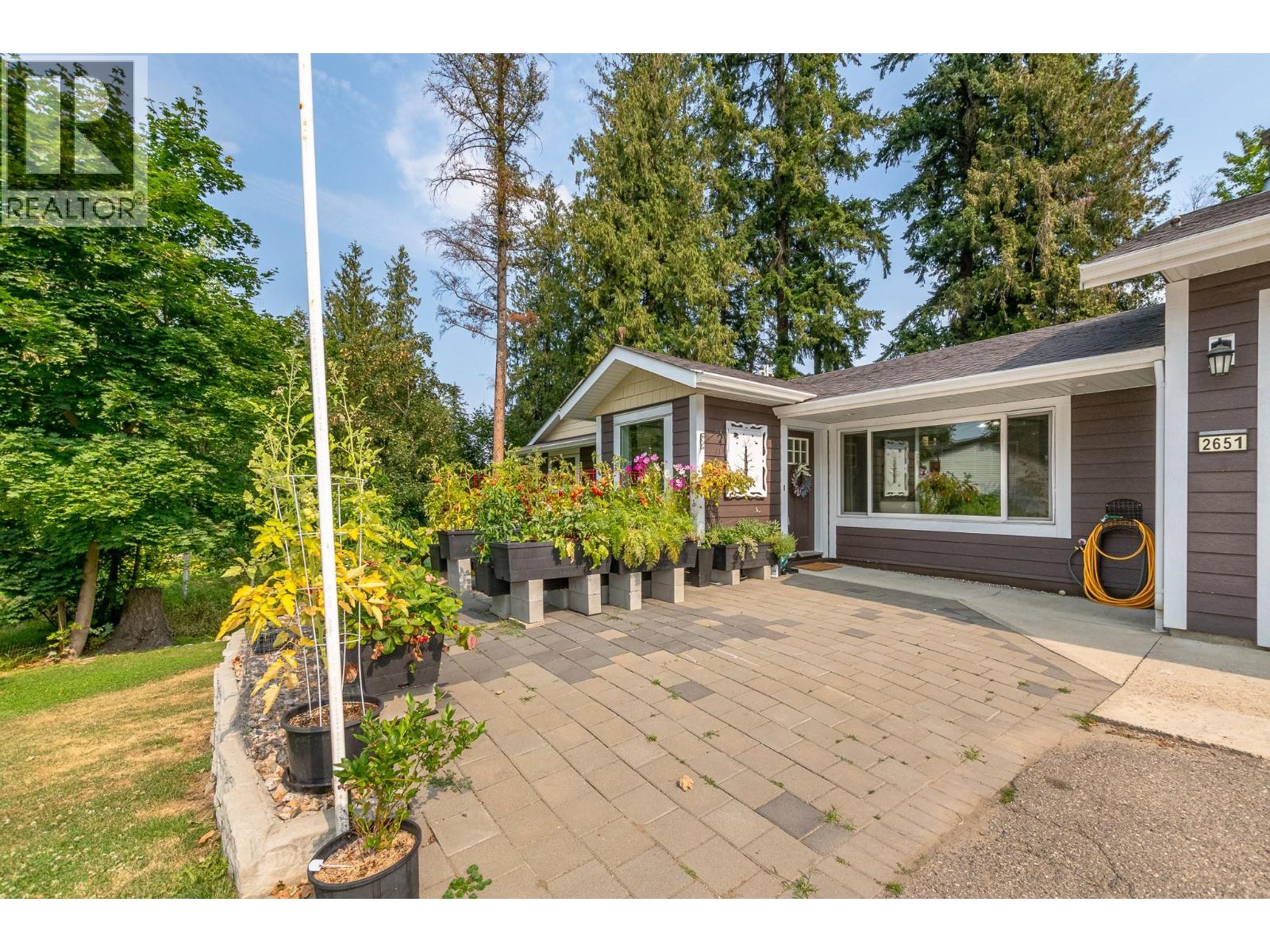 2651 Okanagan Avenue Ne, Salmon Arm, British Columbia  V1E 2T2 - Photo 3 - 10396806