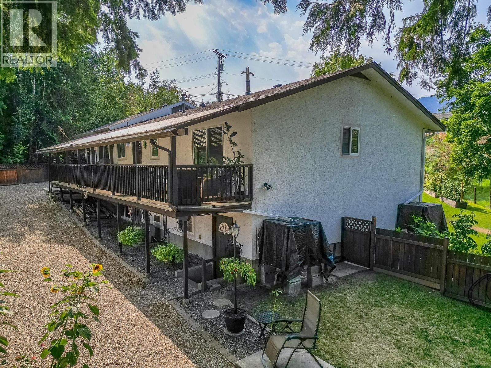 2651 Okanagan Avenue Ne, Salmon Arm, British Columbia  V1E 2T2 - Photo 7 - 10396806