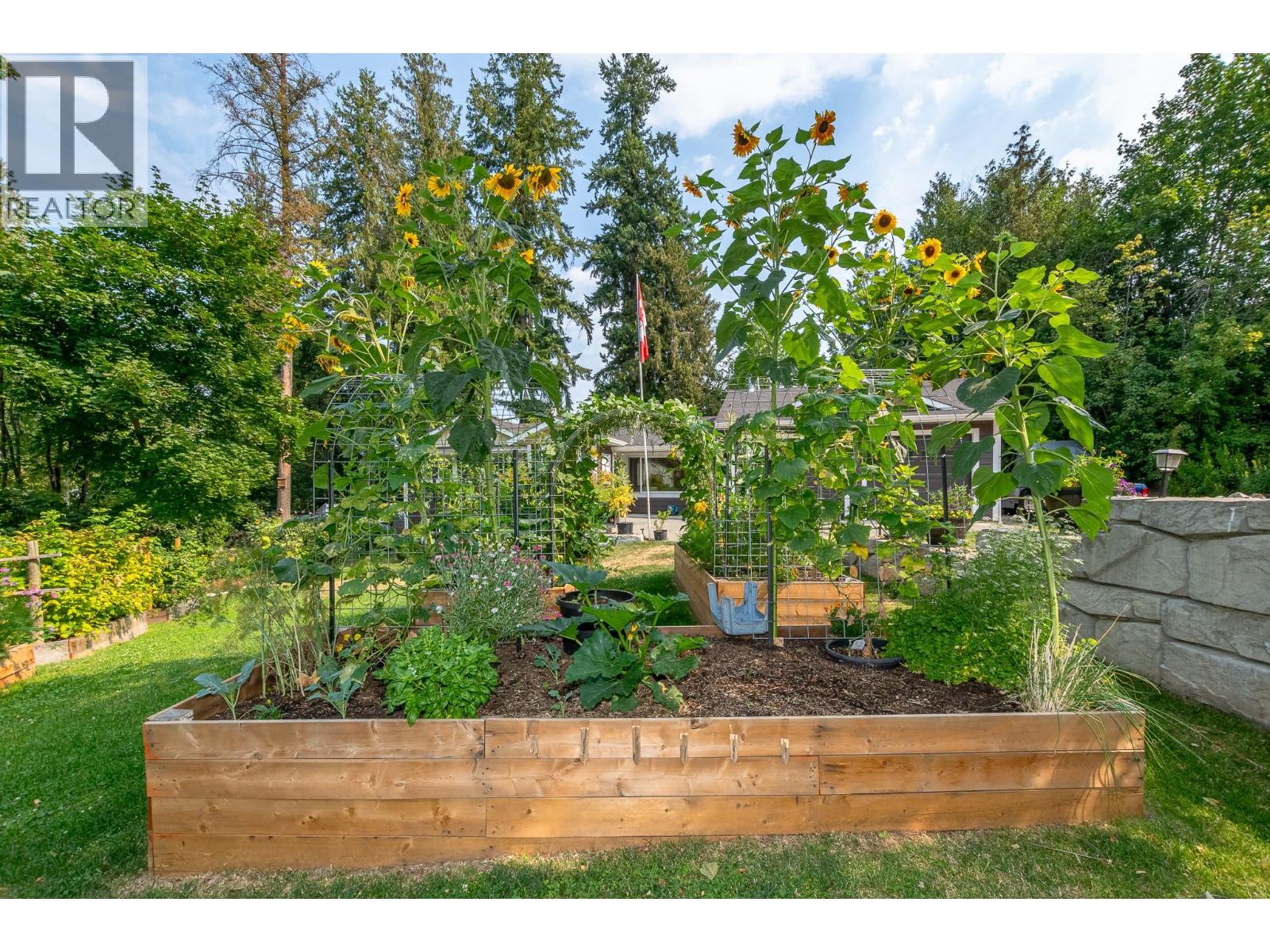 2651 Okanagan Avenue Ne, Salmon Arm, British Columbia  V1E 2T2 - Photo 70 - 10396806