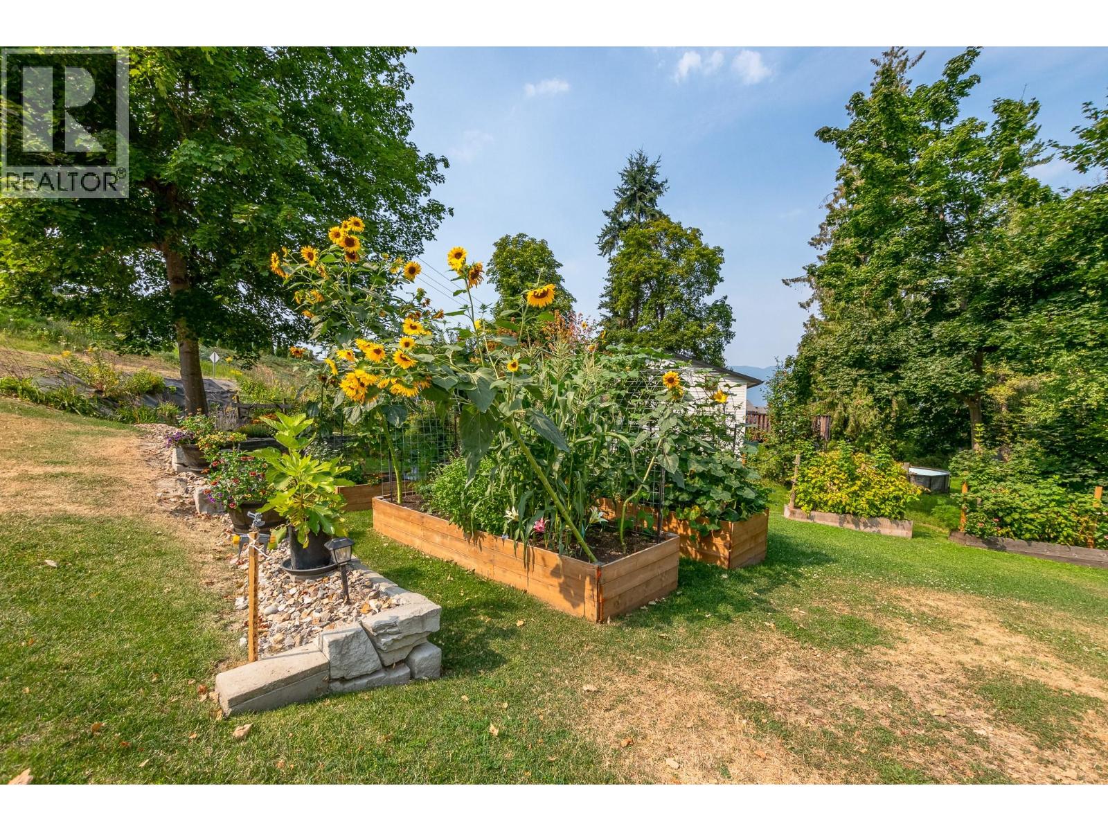2651 Okanagan Avenue Ne, Salmon Arm, British Columbia  V1E 2T2 - Photo 71 - 10396806